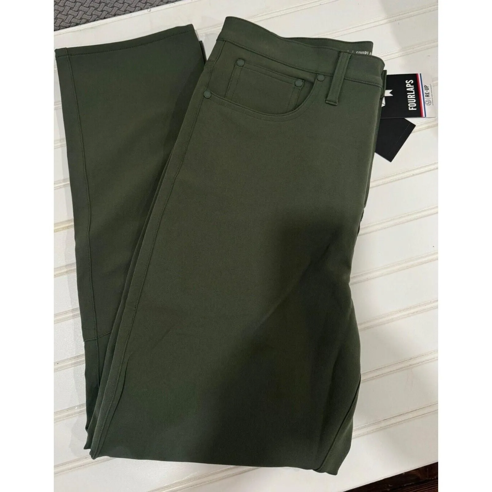 Listing Image Blurred Background