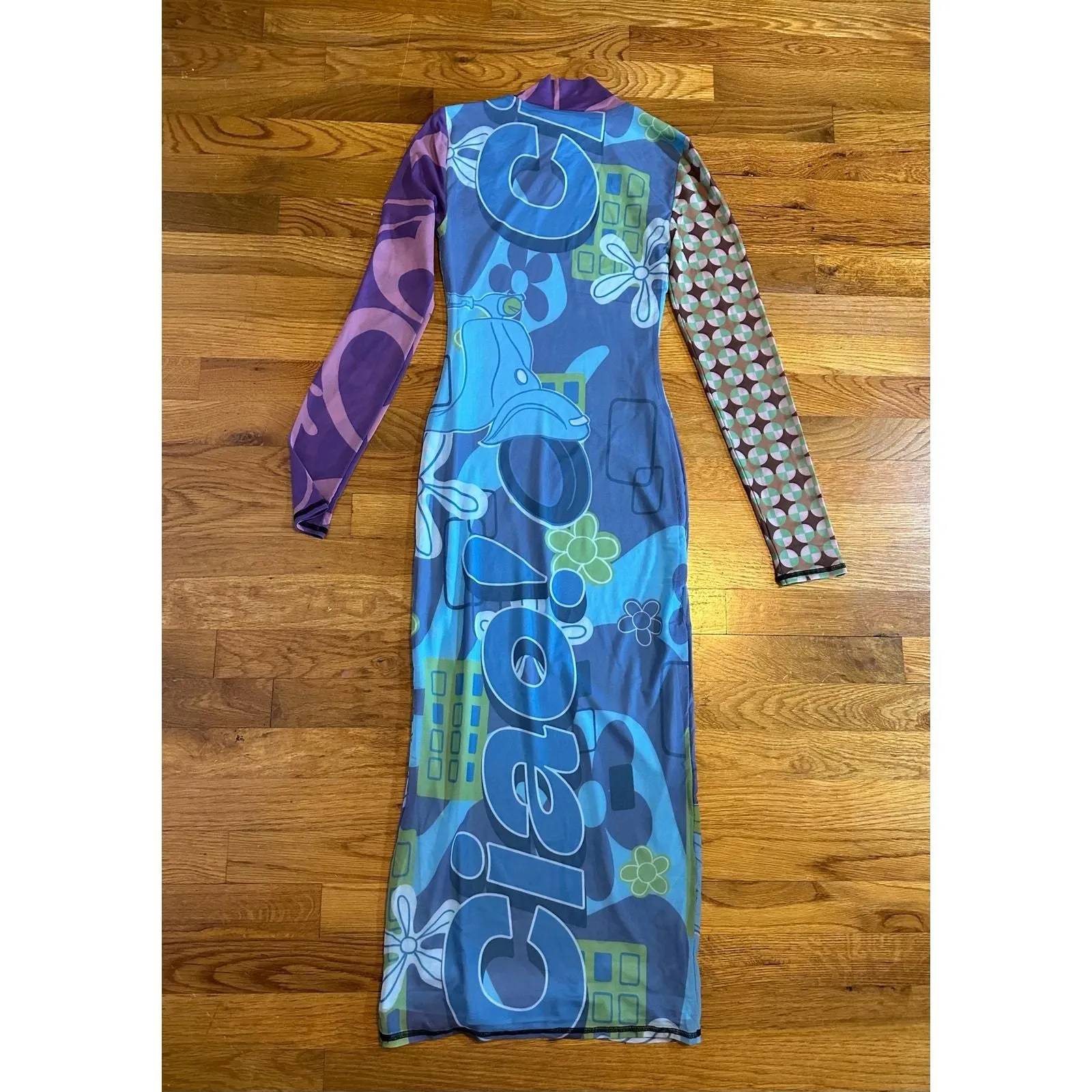 Zoe Urban Outfitters Printed Ciao Blue Green Long Sleeve Midi Dress Size  Small  Whatnot: Shop, Sell, Connect