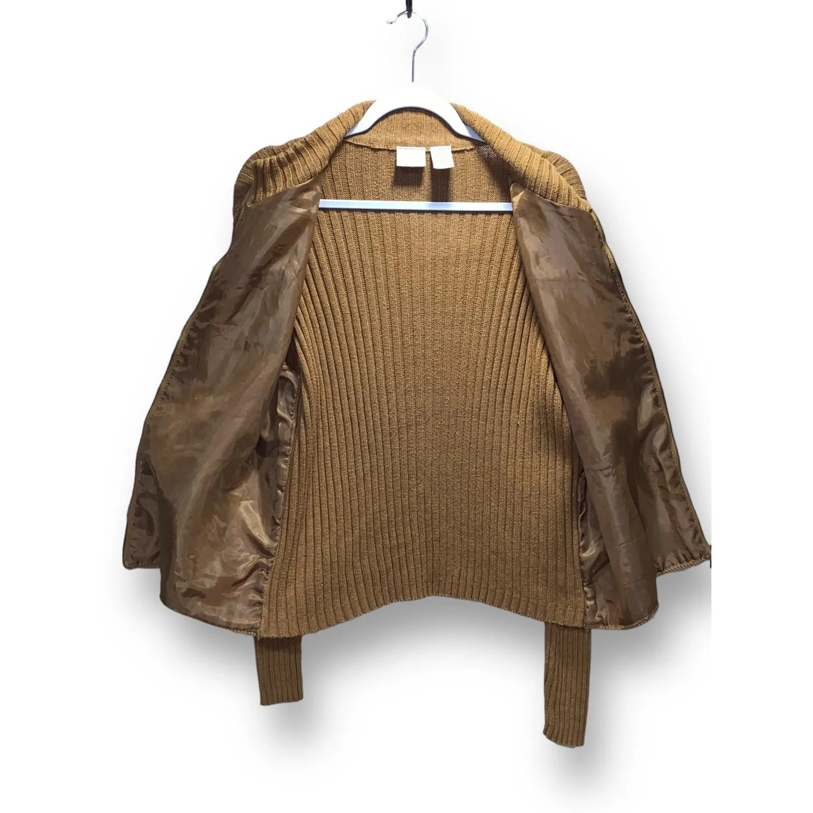 Listing Image Blurred Background