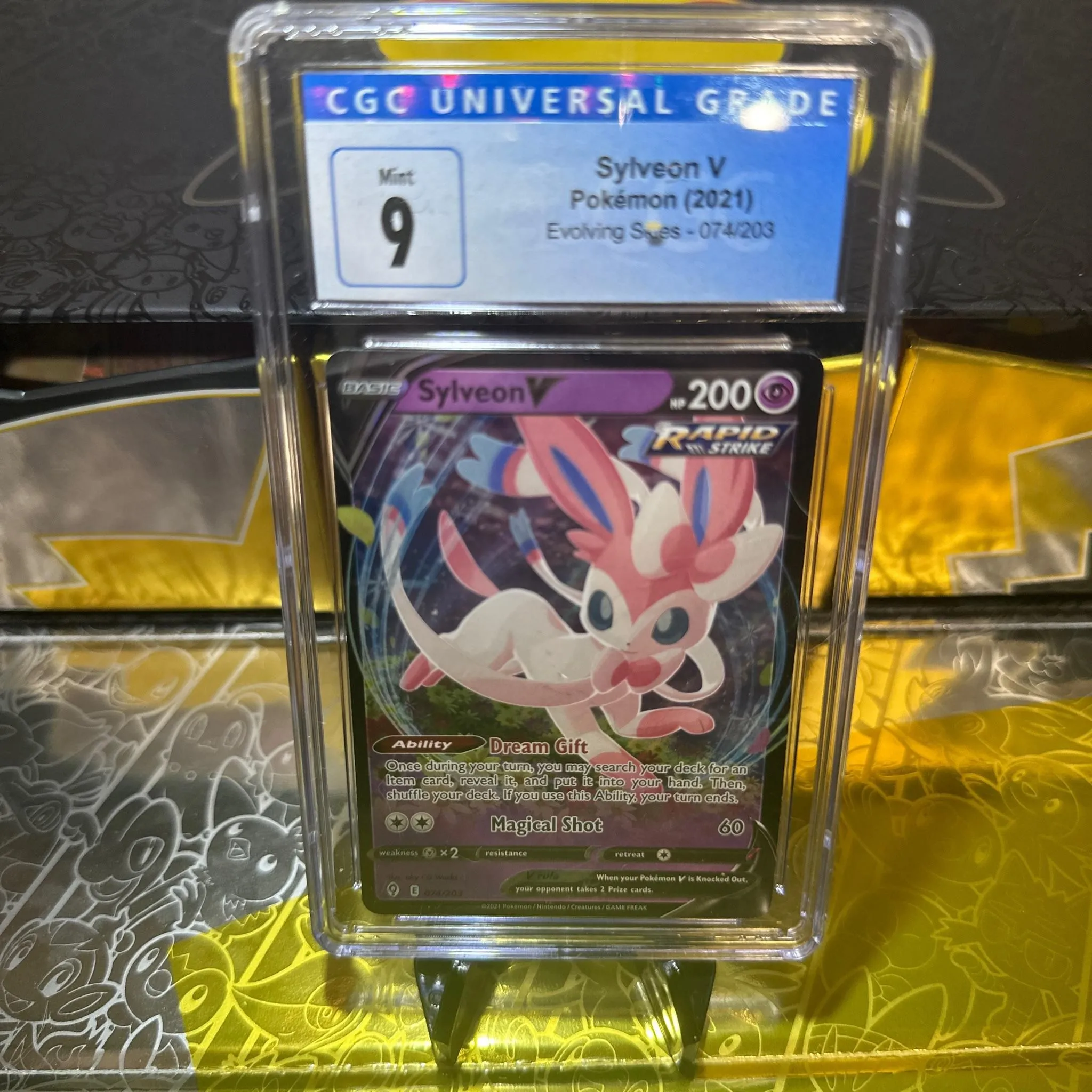 Product image for Sylveon V - Evolving Skies