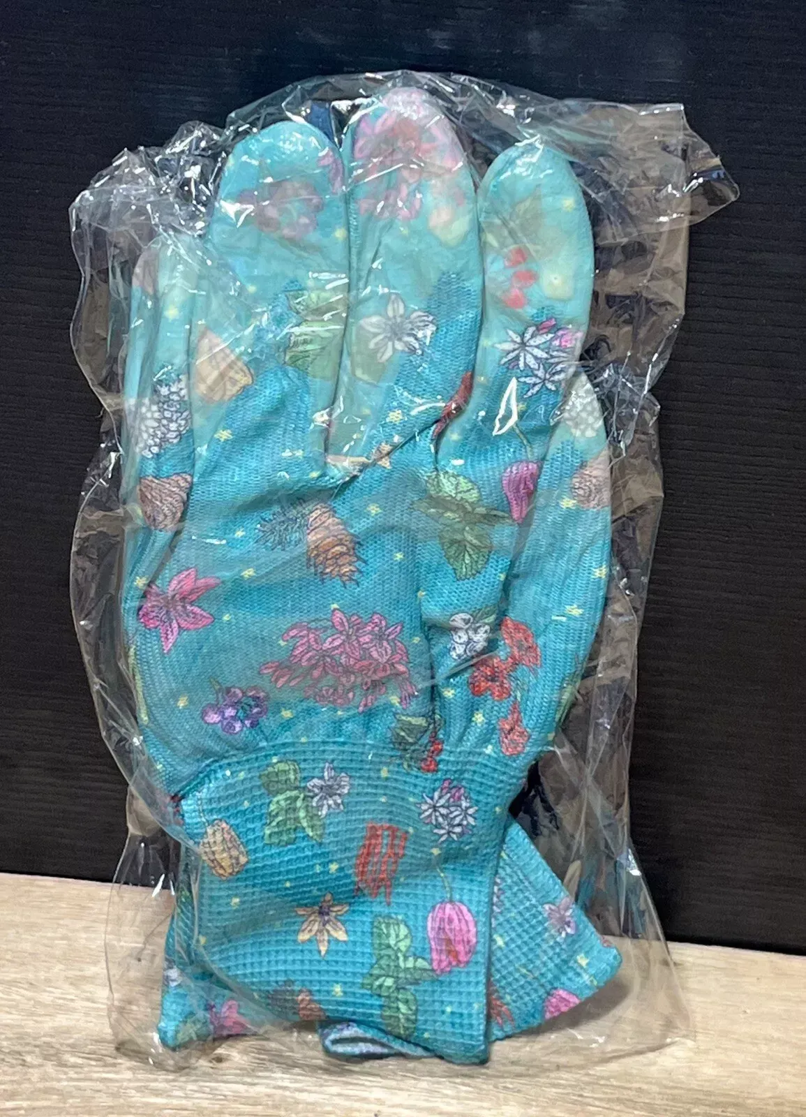 Product image for Botanical Gardening Gloves (Illumicrate)