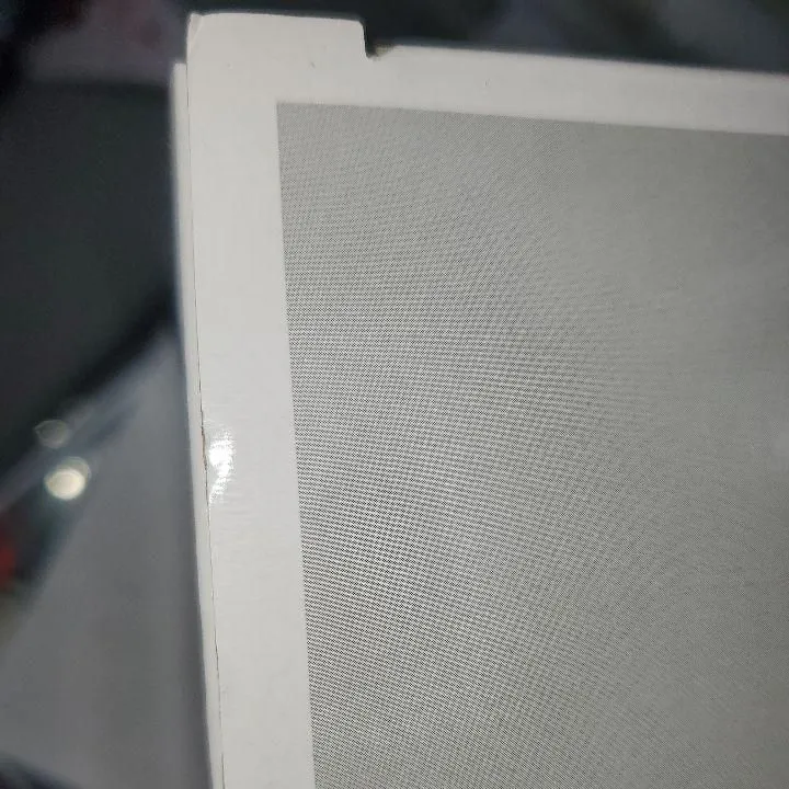 Listing Image Blurred Background