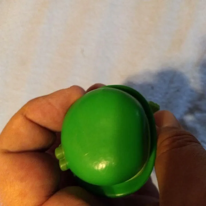 Listing Image Blurred Background