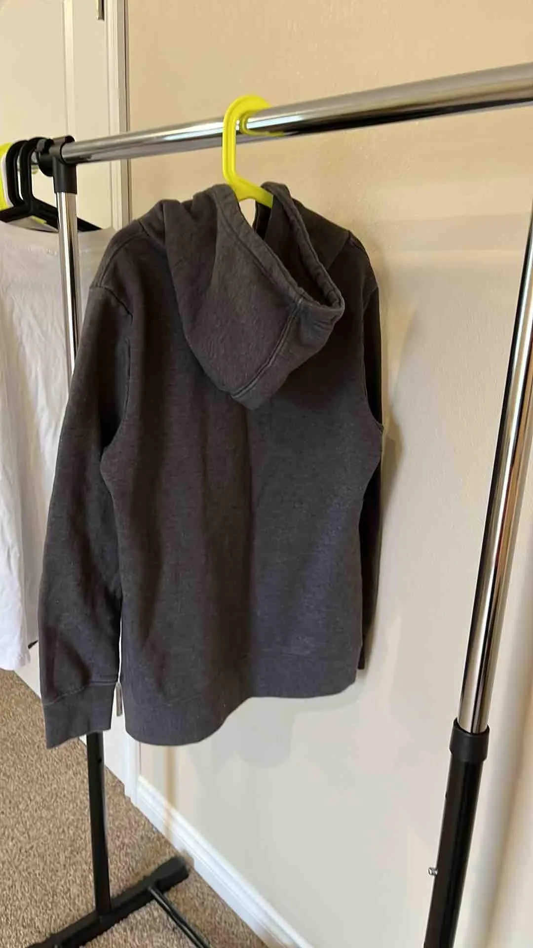 Listing Image Blurred Background