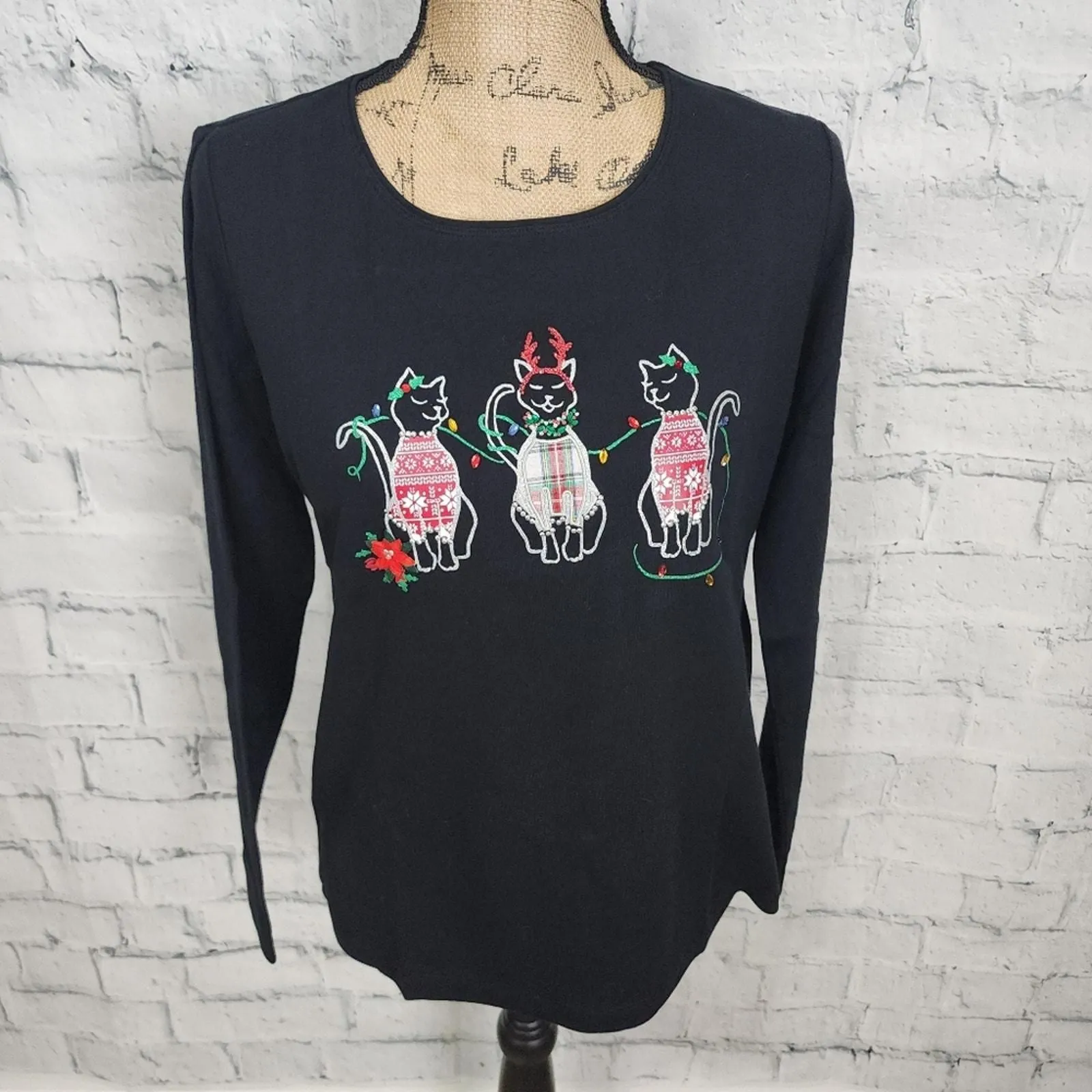 Product image for 74. Karen scott long sleeve tee Sz S black cat christmas print scoop neck A17