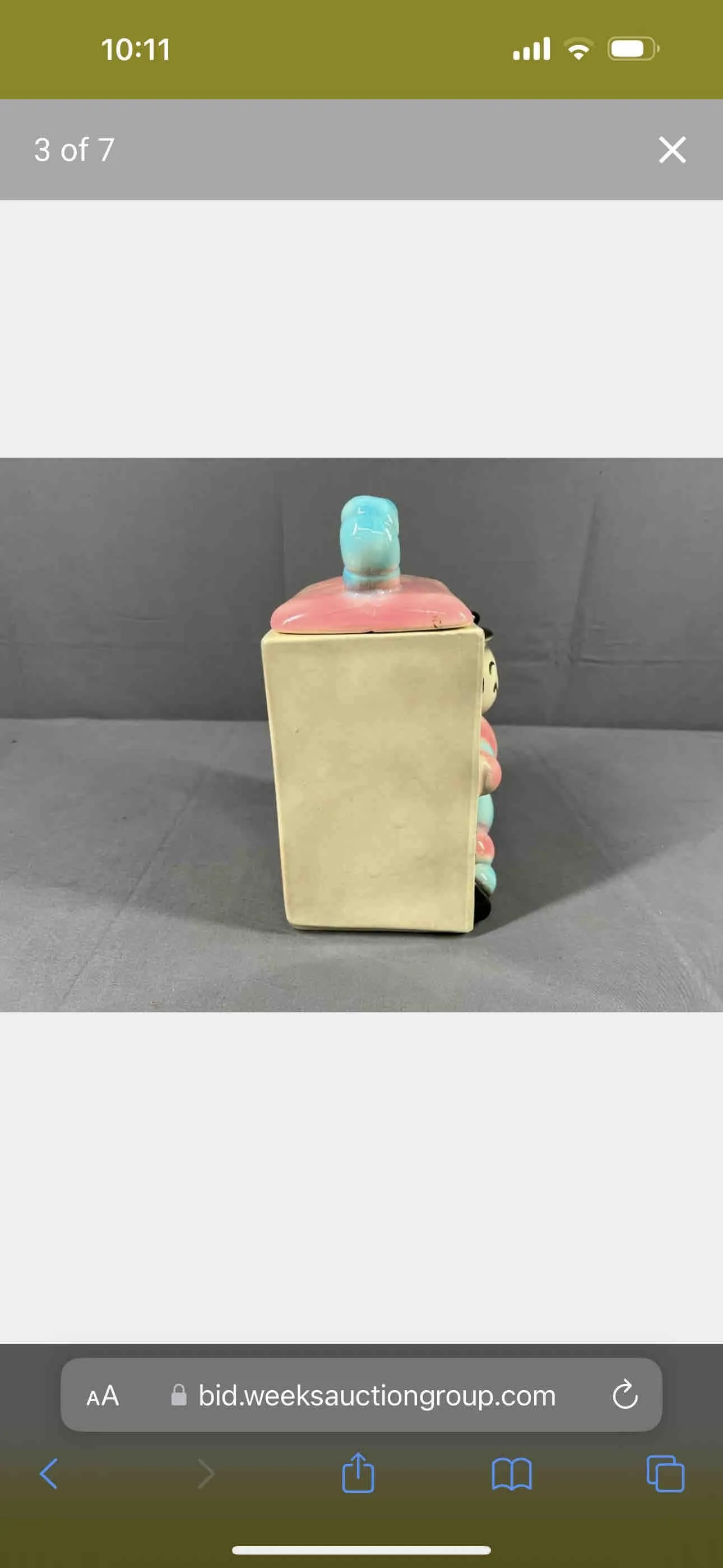 Listing Image Blurred Background