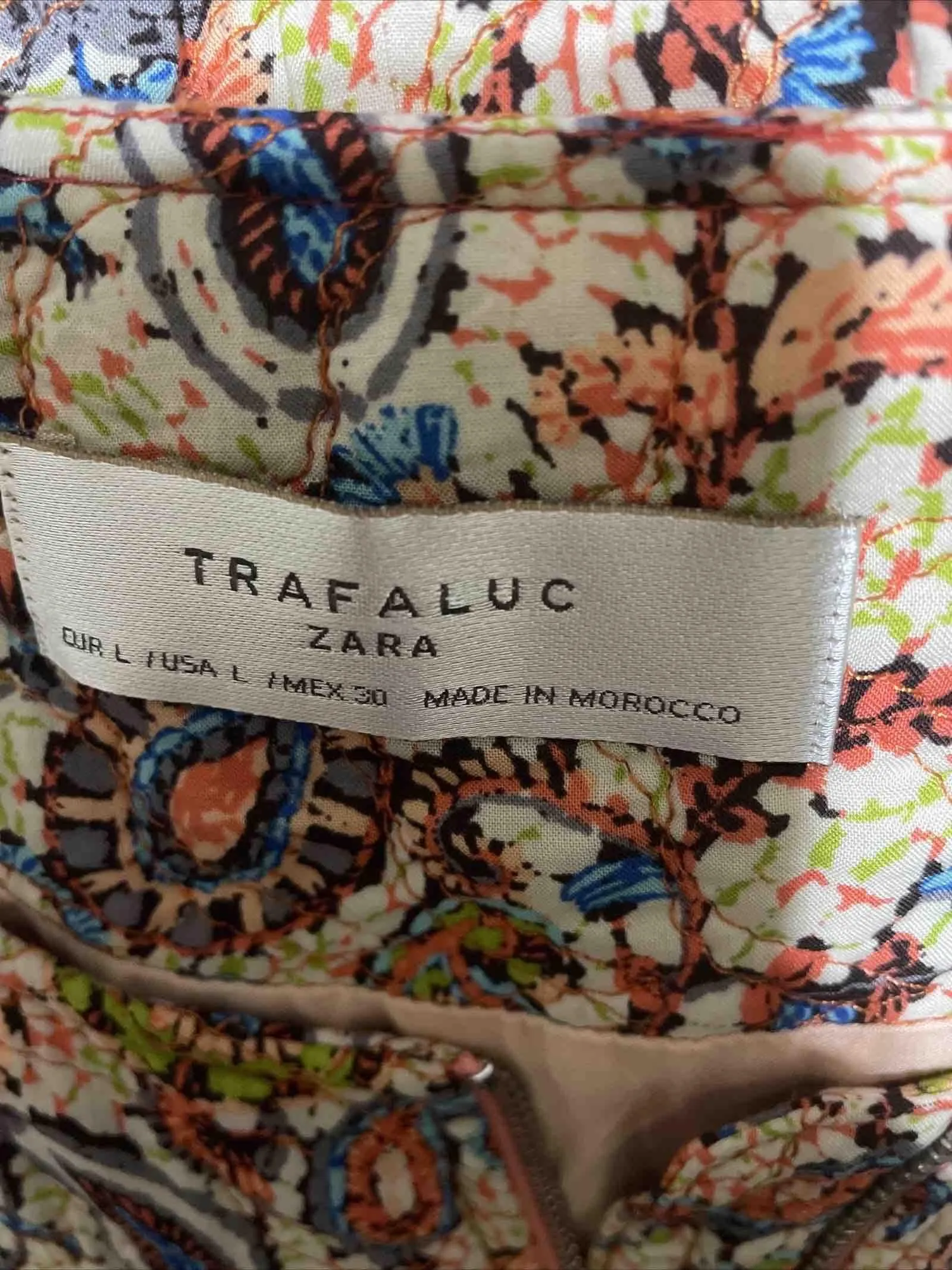 Listing Image Blurred Background