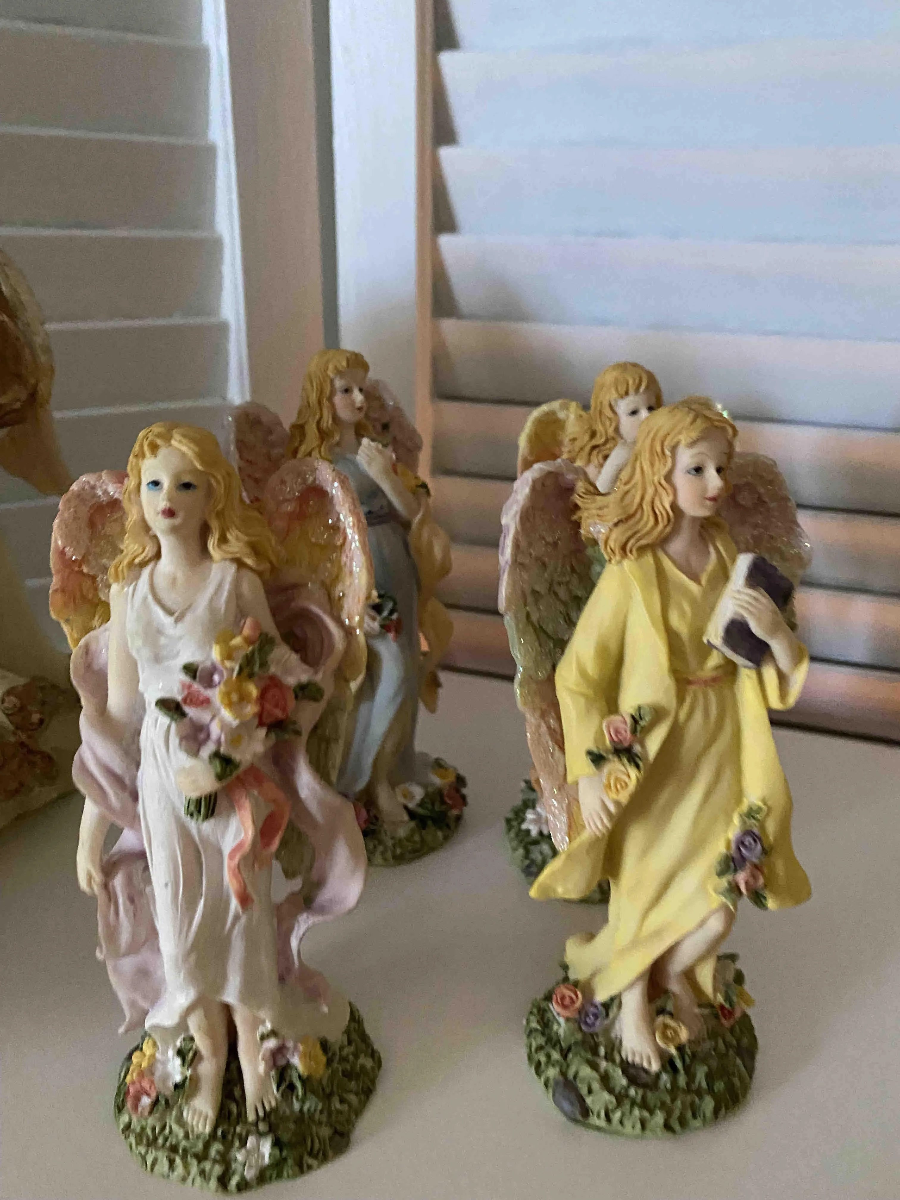 Product image for Set of 4 floral Angel￼s