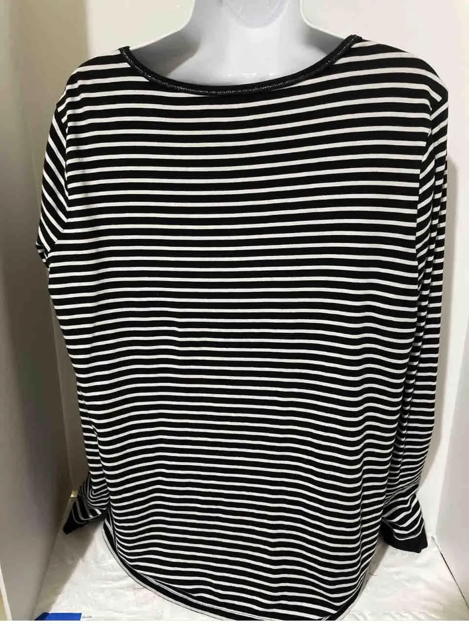 Listing Image Blurred Background