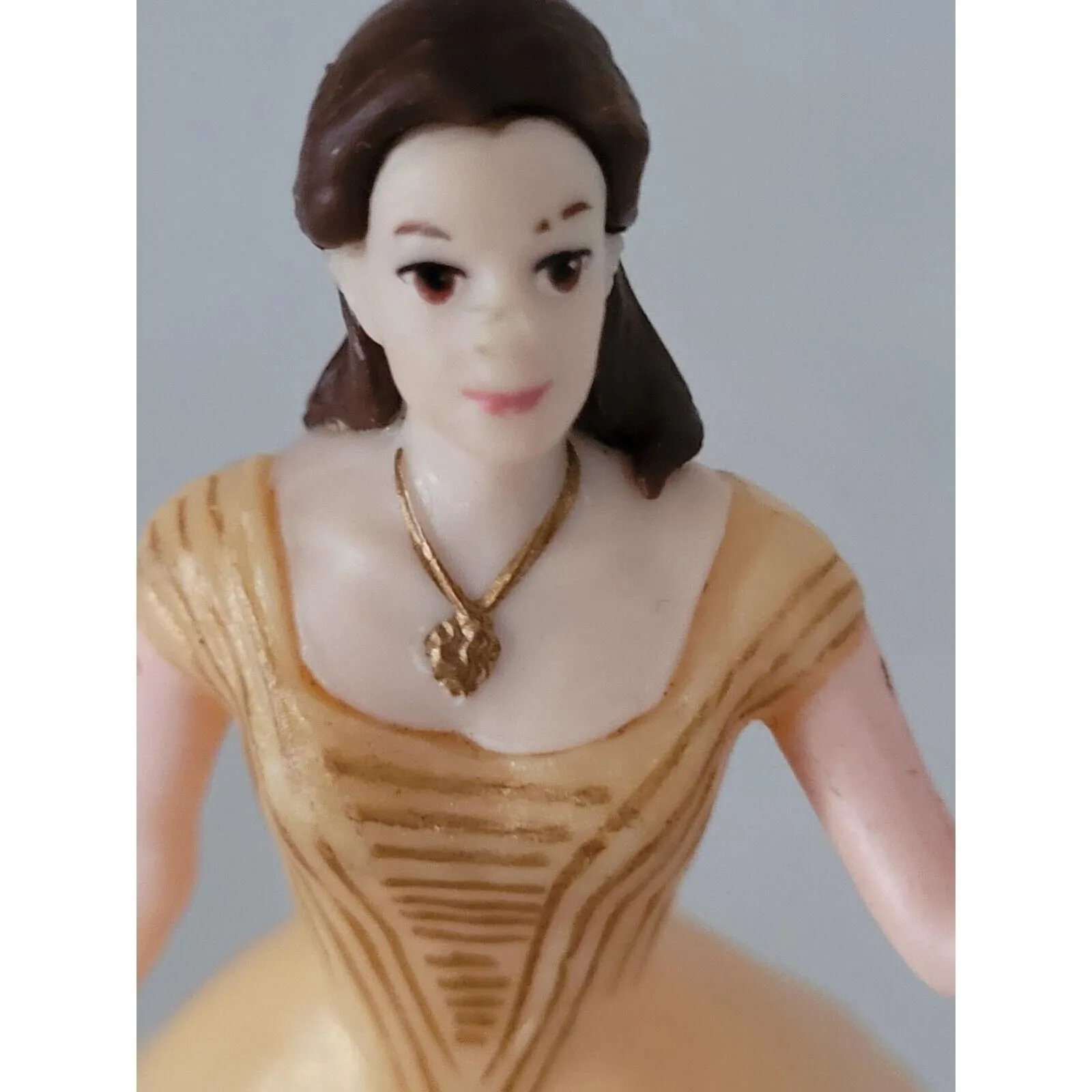 Listing Image Blurred Background