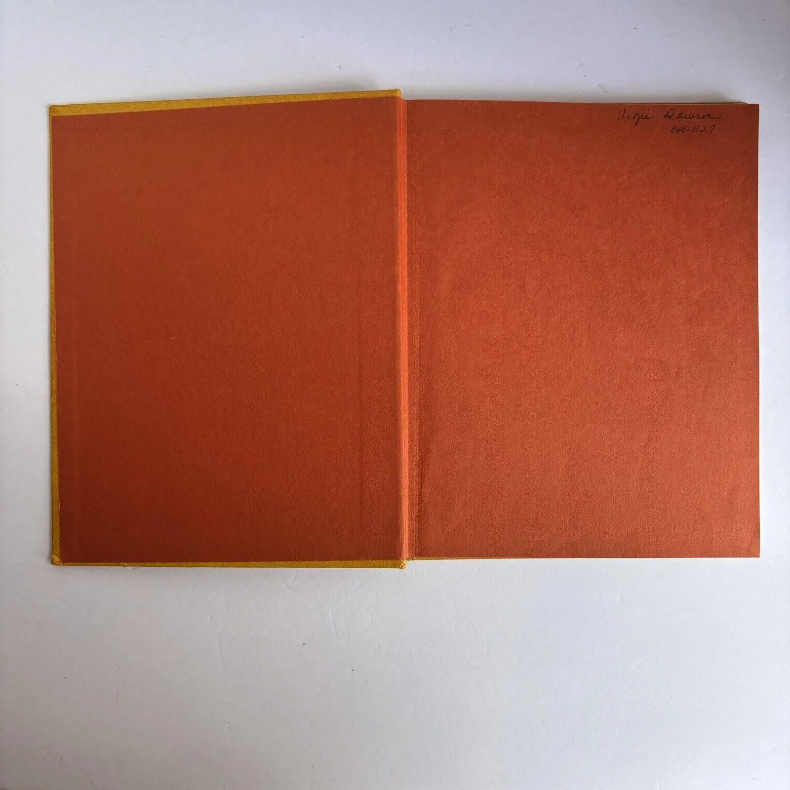 Listing Image Blurred Background