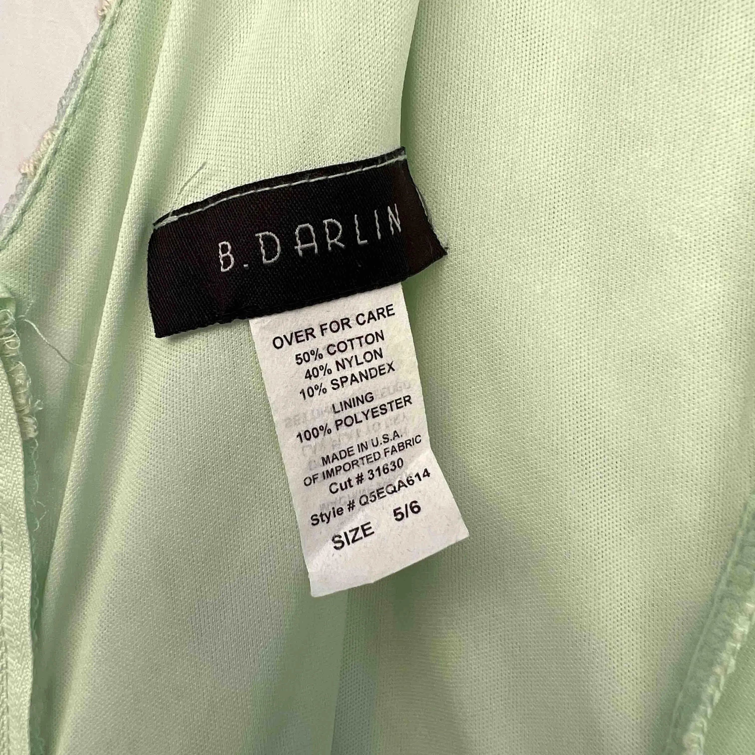 Listing Image Blurred Background