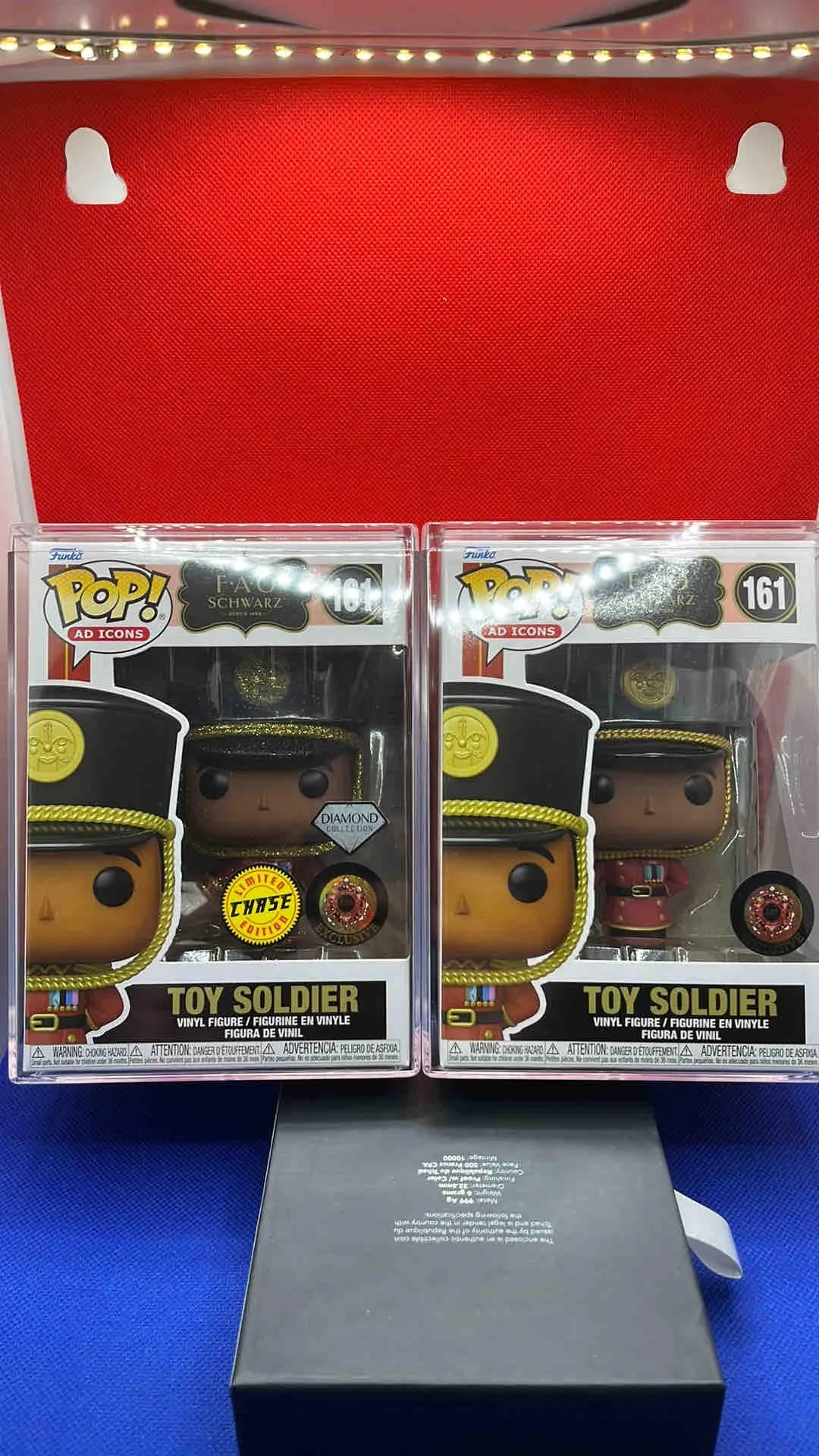 Product image for F.A.O Schwarz Toy Soldier #161  2 piece set in hard plastic cases 