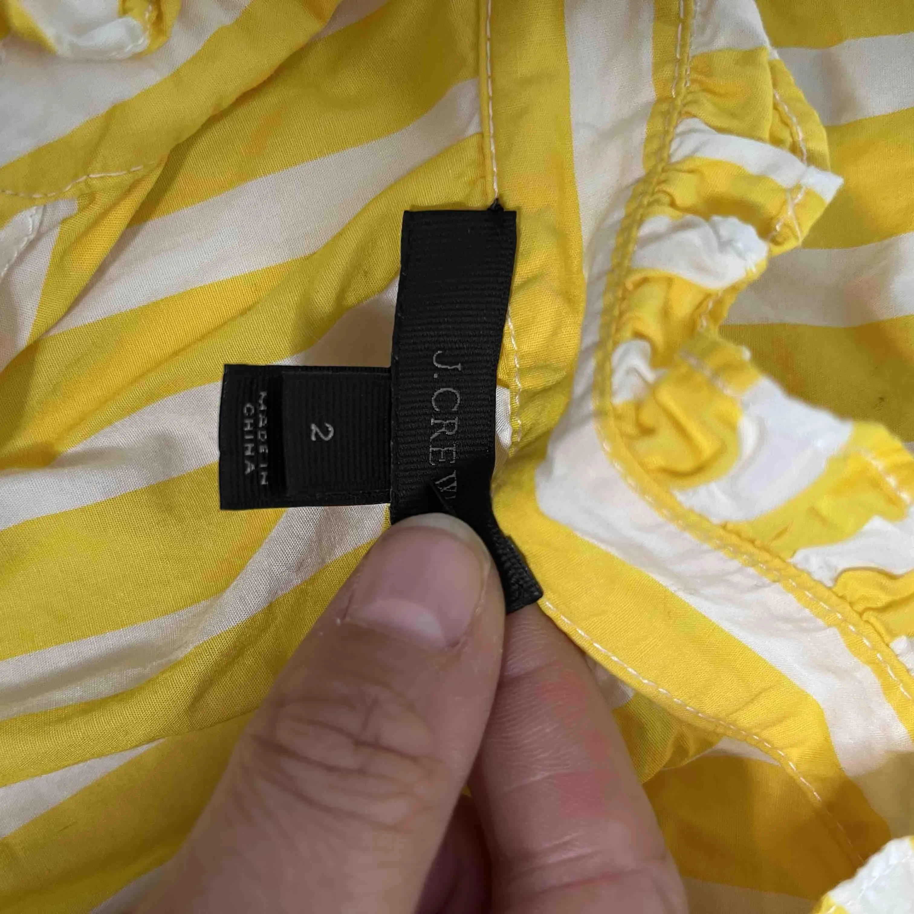 Listing Image Blurred Background