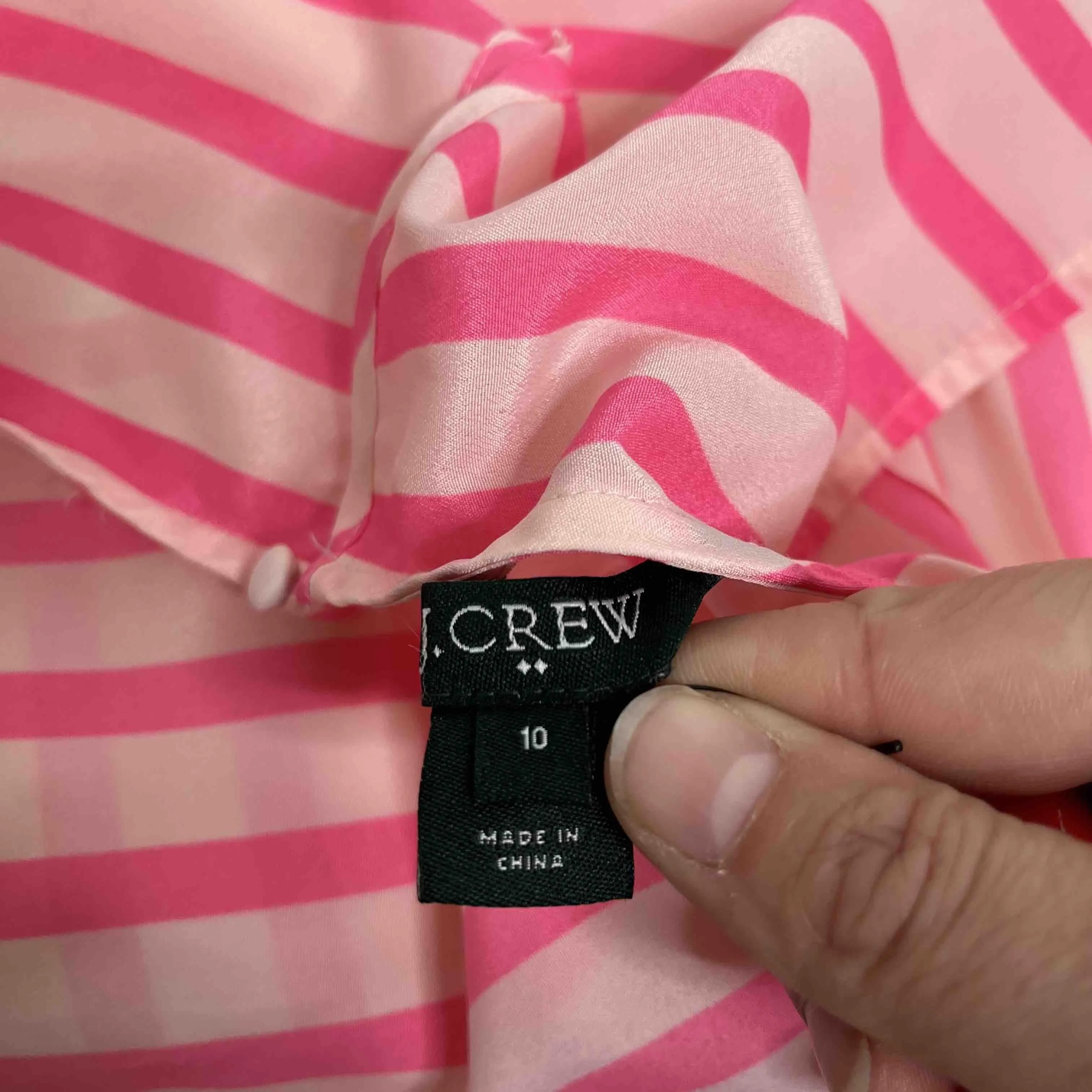 Listing Image Blurred Background
