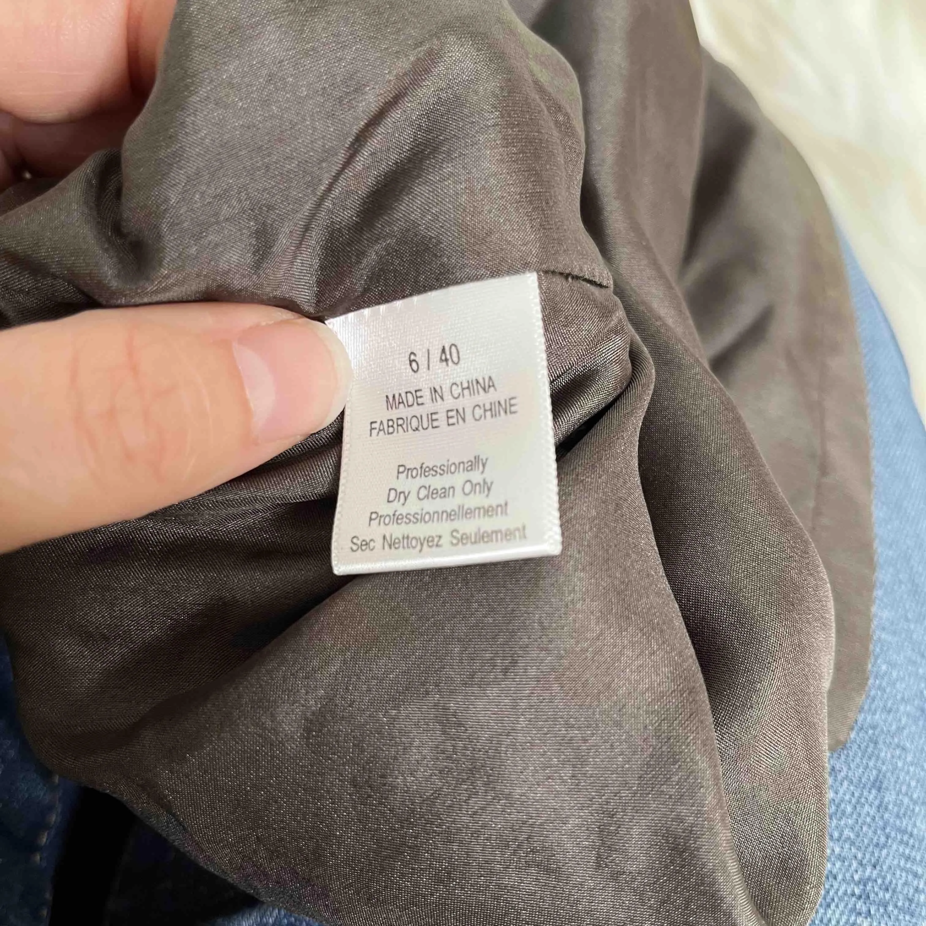 Listing Image Blurred Background
