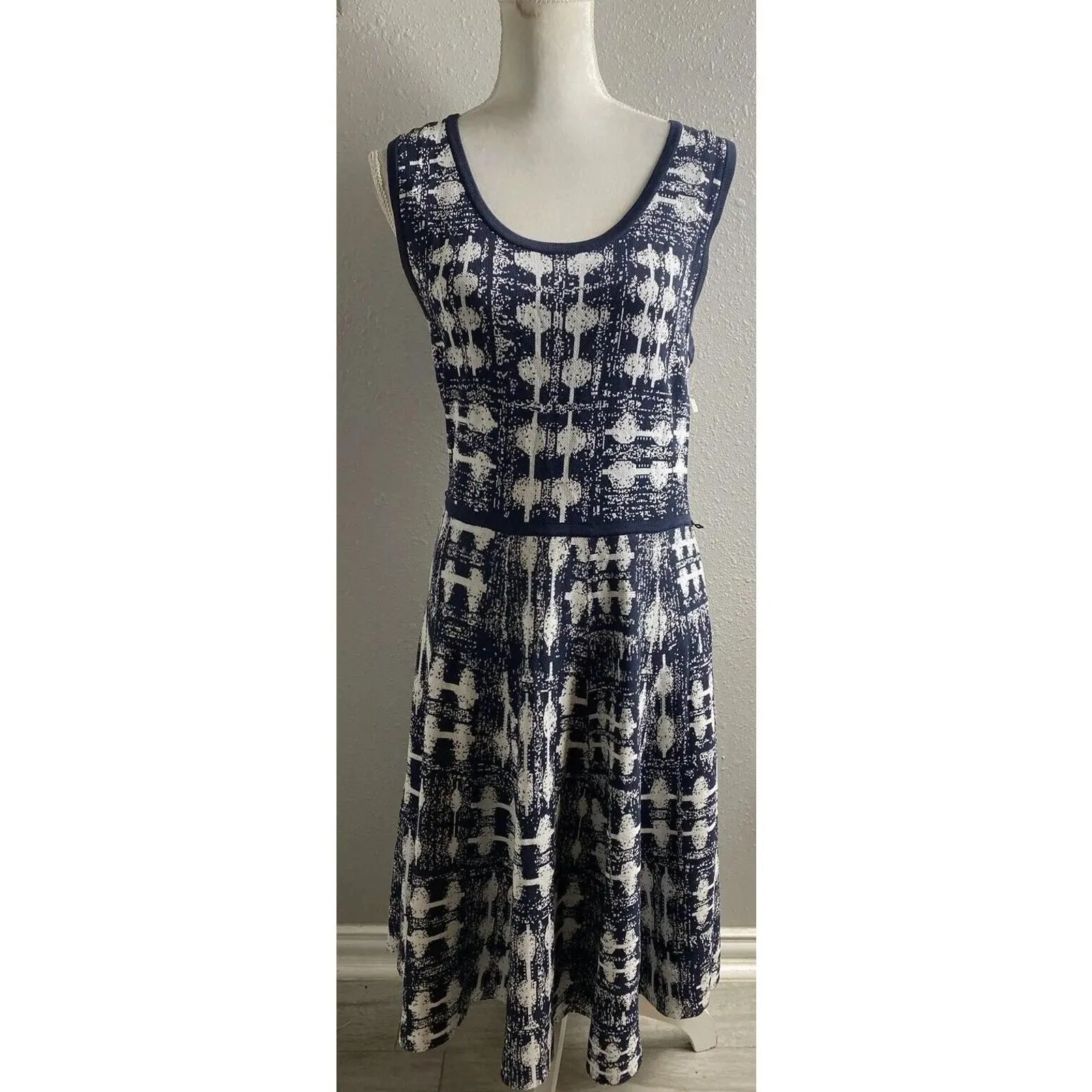 carmen marc valvo blue dress CARMEN MARC VALVO 6 swimsuit swimdress underwire support flattering   Jenifers Designer Closet