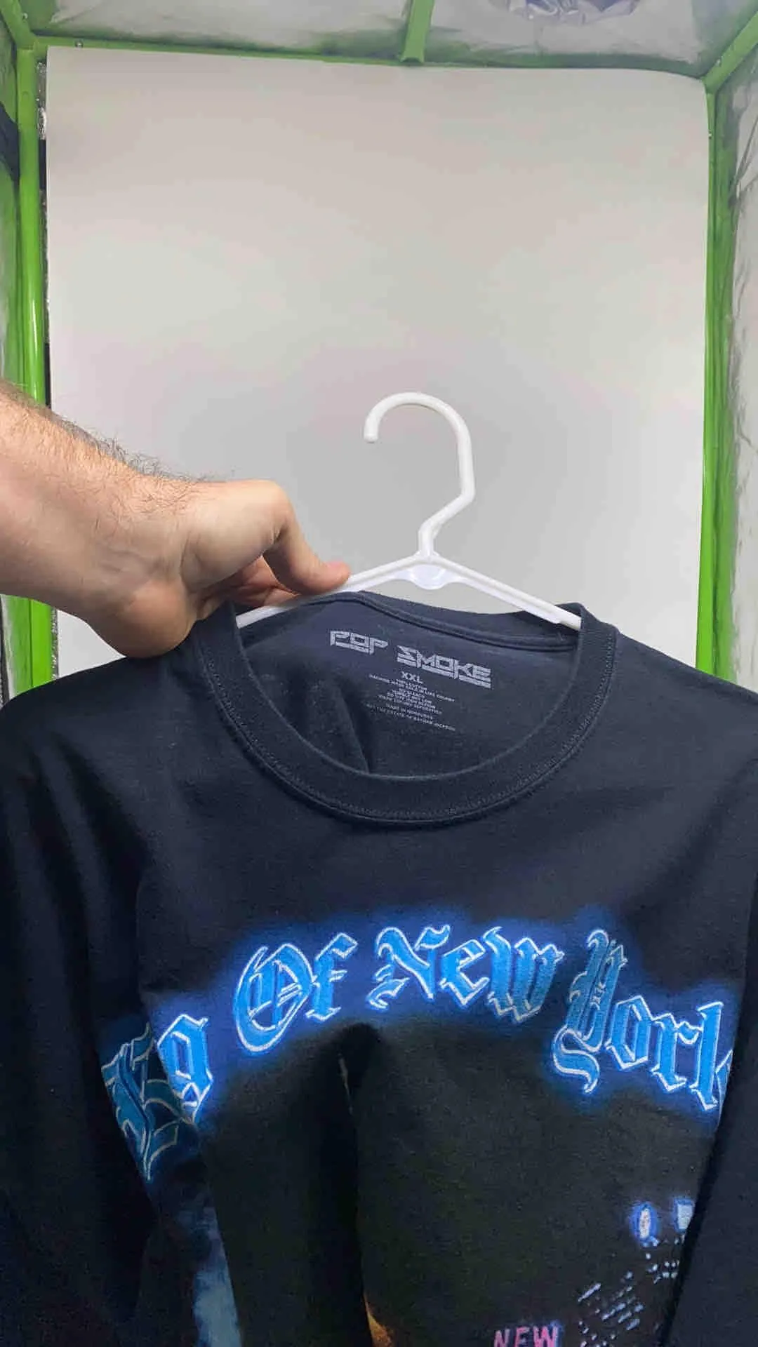 Listing Image Blurred Background