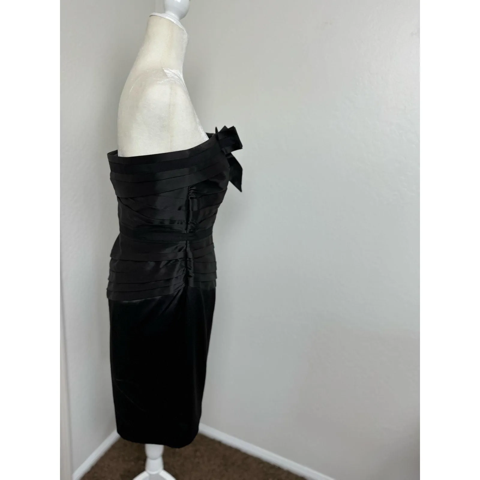 white house black market white strapless dress Shop Clothing and Dresses at SilkRoll. Trade with us! The addition of sequins and crystals adds a touch of glamour White House Black Market Strapless