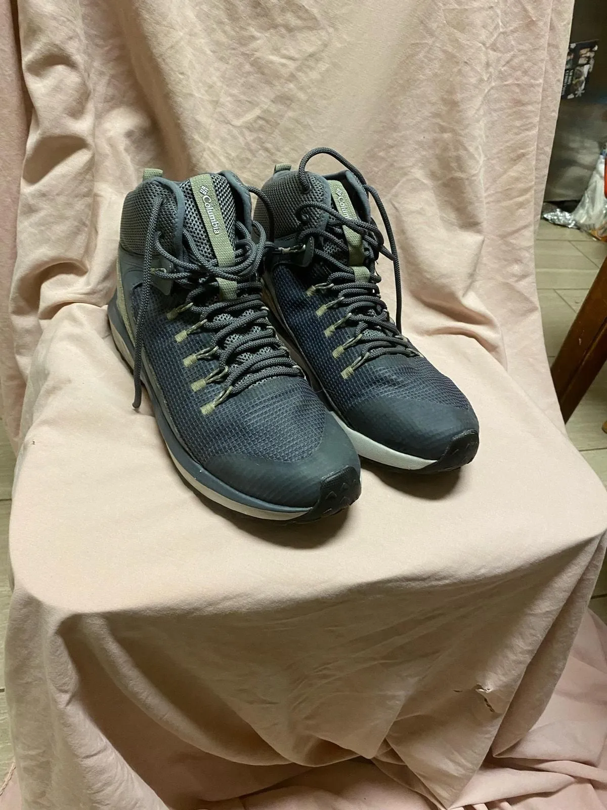Product image for Columbia Men's Trailstorm Mid Waterproof Graphite/Creek BM0155-053 Size 13