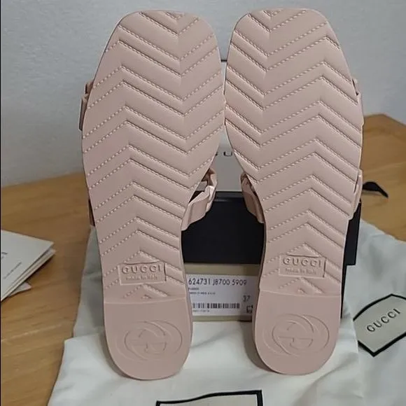 Listing Image Blurred Background