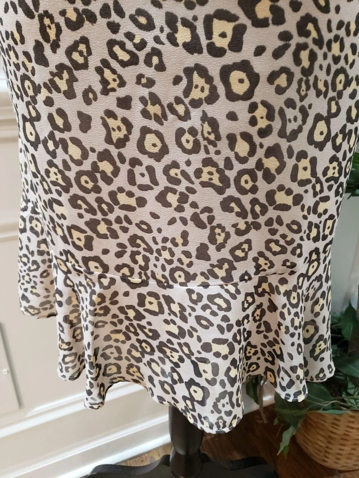 Ann Taylor LOFT Womens Beige Leopard Print Sleeveless Round Neck Shift Dress  M · Whatnot: Shop, Sell, Connect
