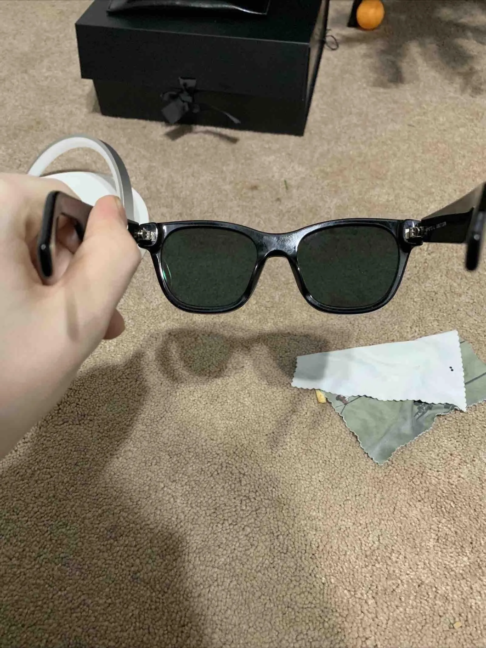 Listing Image Blurred Background