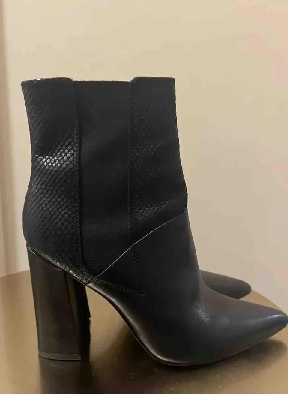 Listing Image Blurred Background