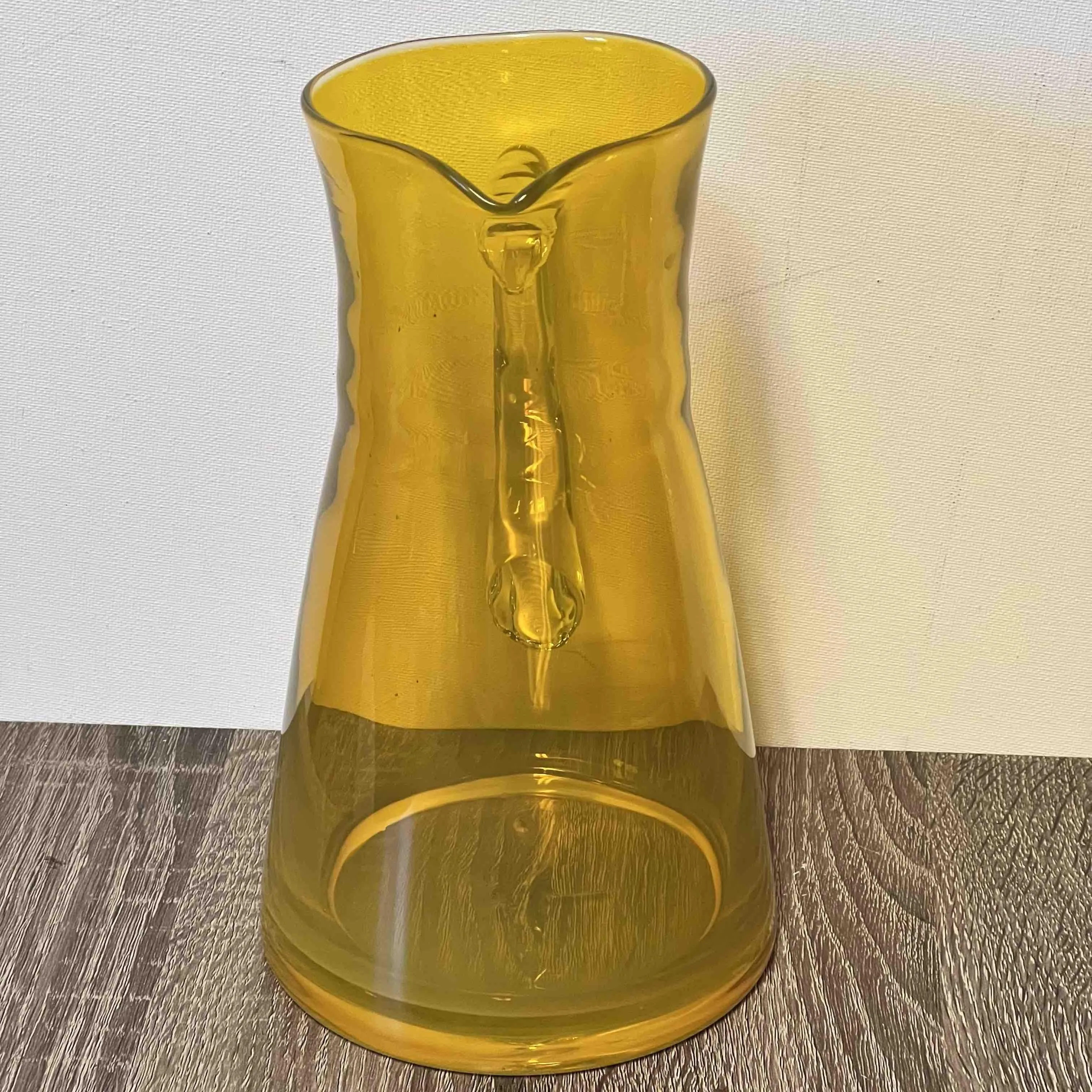 Listing Image Blurred Background