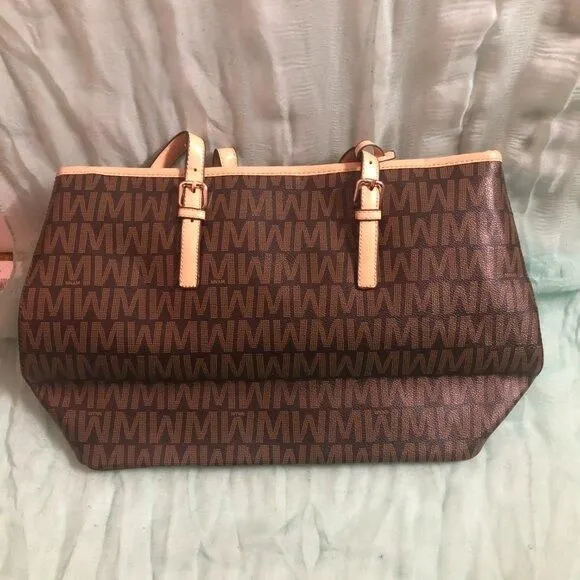 Product image for Women’s Brown Shoulder Bag Zipper Closure
