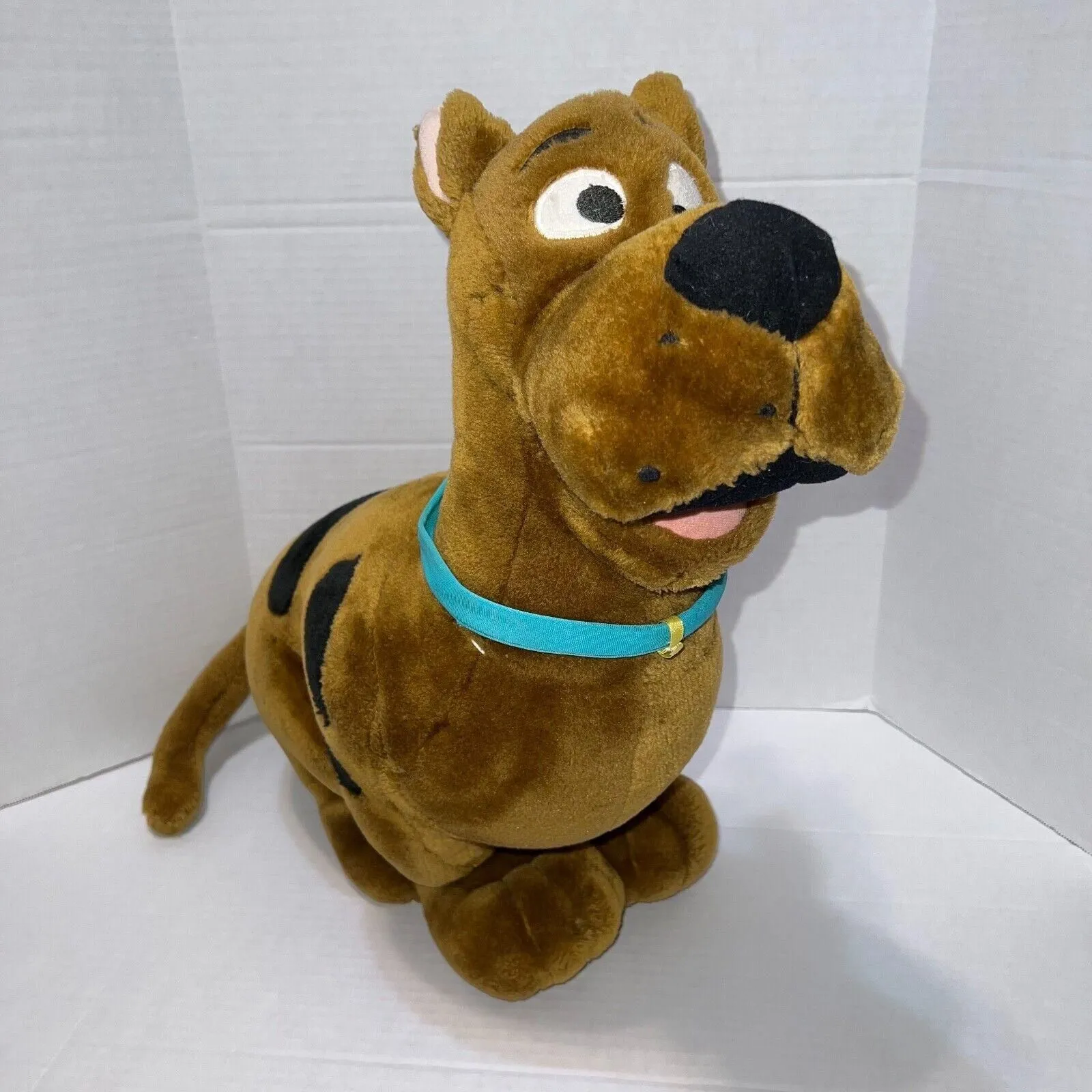 Scooby Doo Sitting Plush Jumbo Cartoon Network Vintage Dog Big