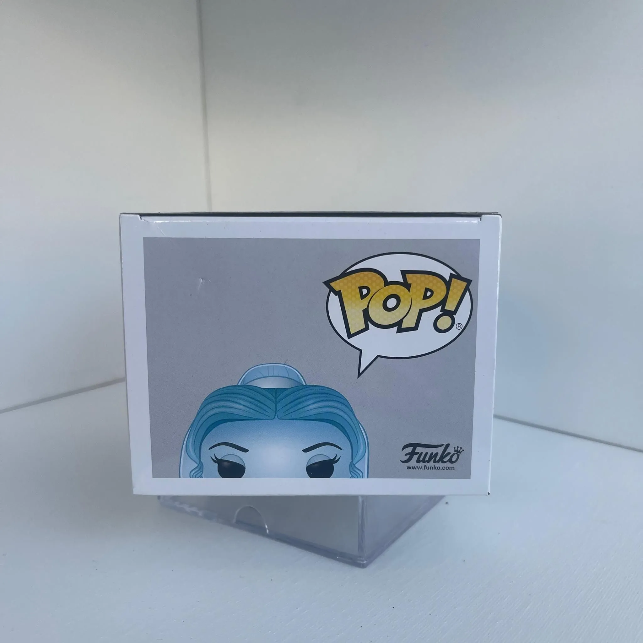 Listing Image Blurred Background
