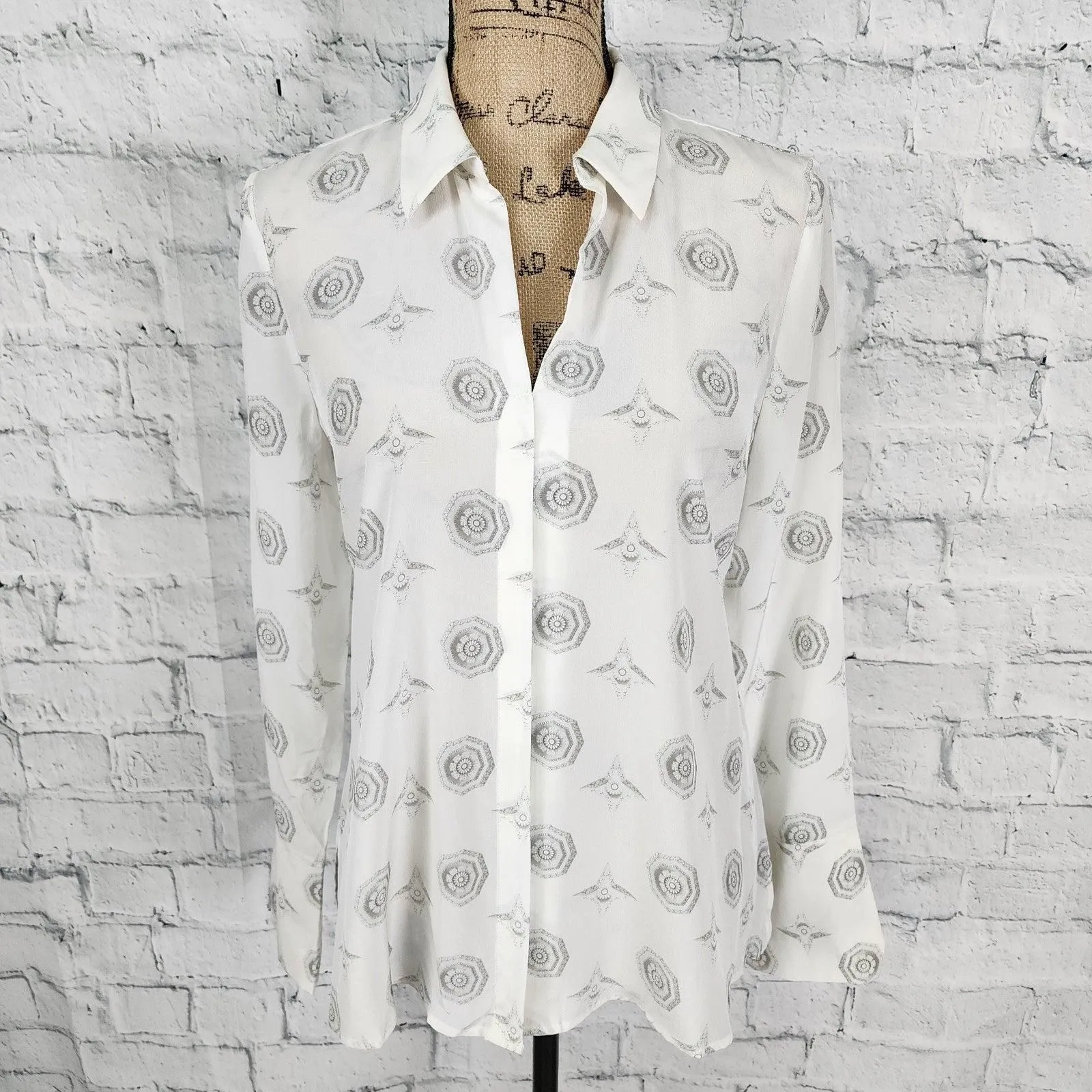 Product image for Ecru hepburn Button down shirt  Sz M long sleeve top blouse A31