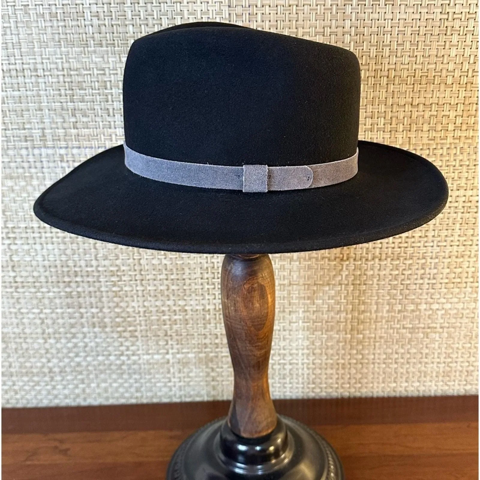 Listing Image Blurred Background