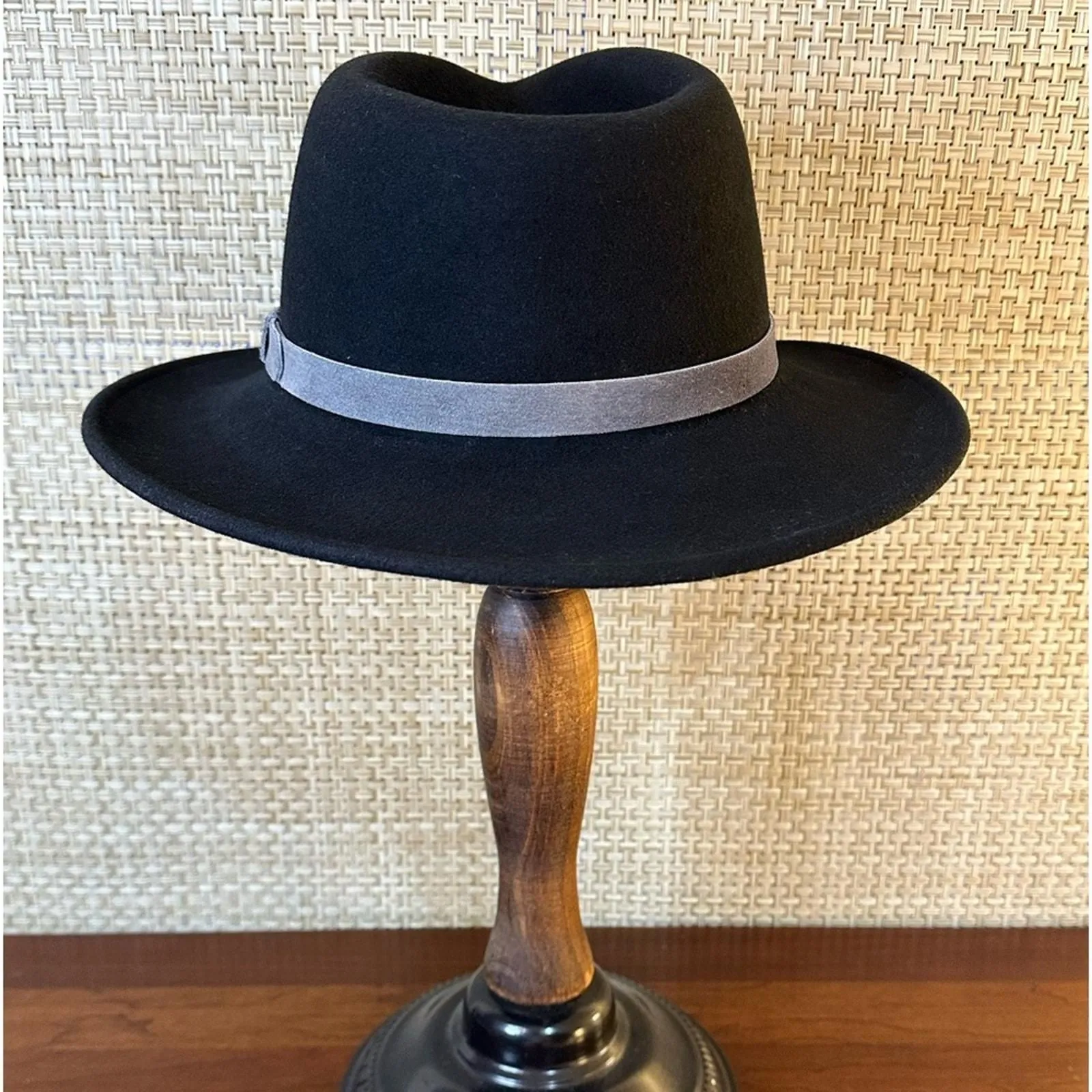 Listing Image Blurred Background