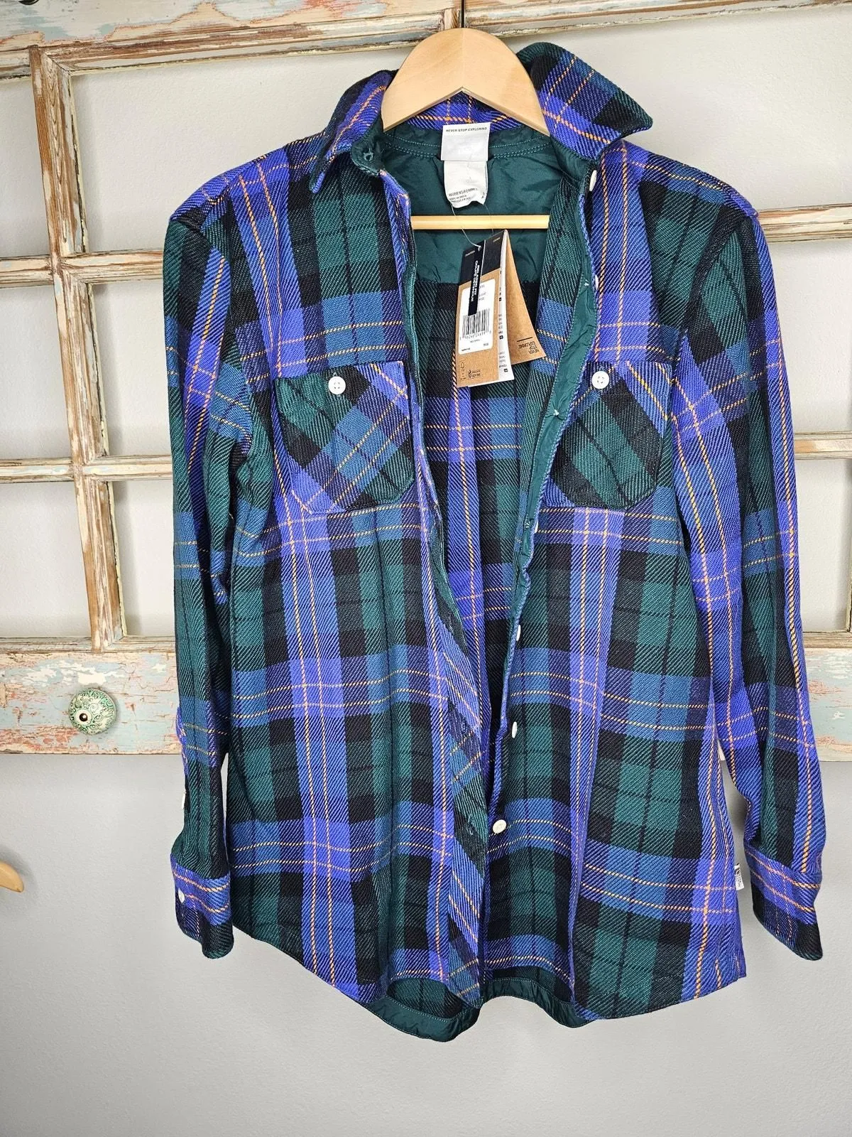 Product image for The North Face Flannel Relaxed Fit Button Up Shacket Ladies size Small
