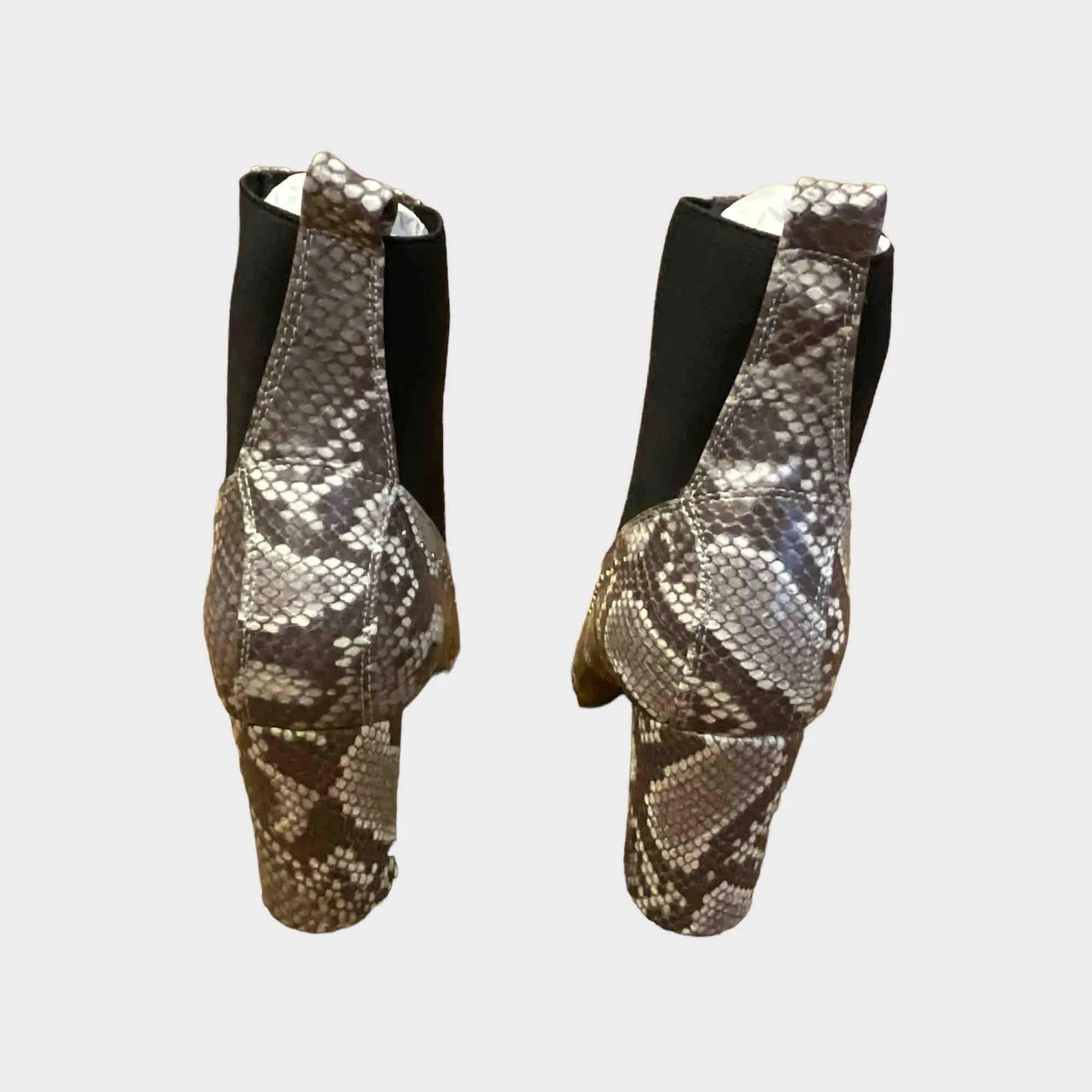 Listing Image Blurred Background