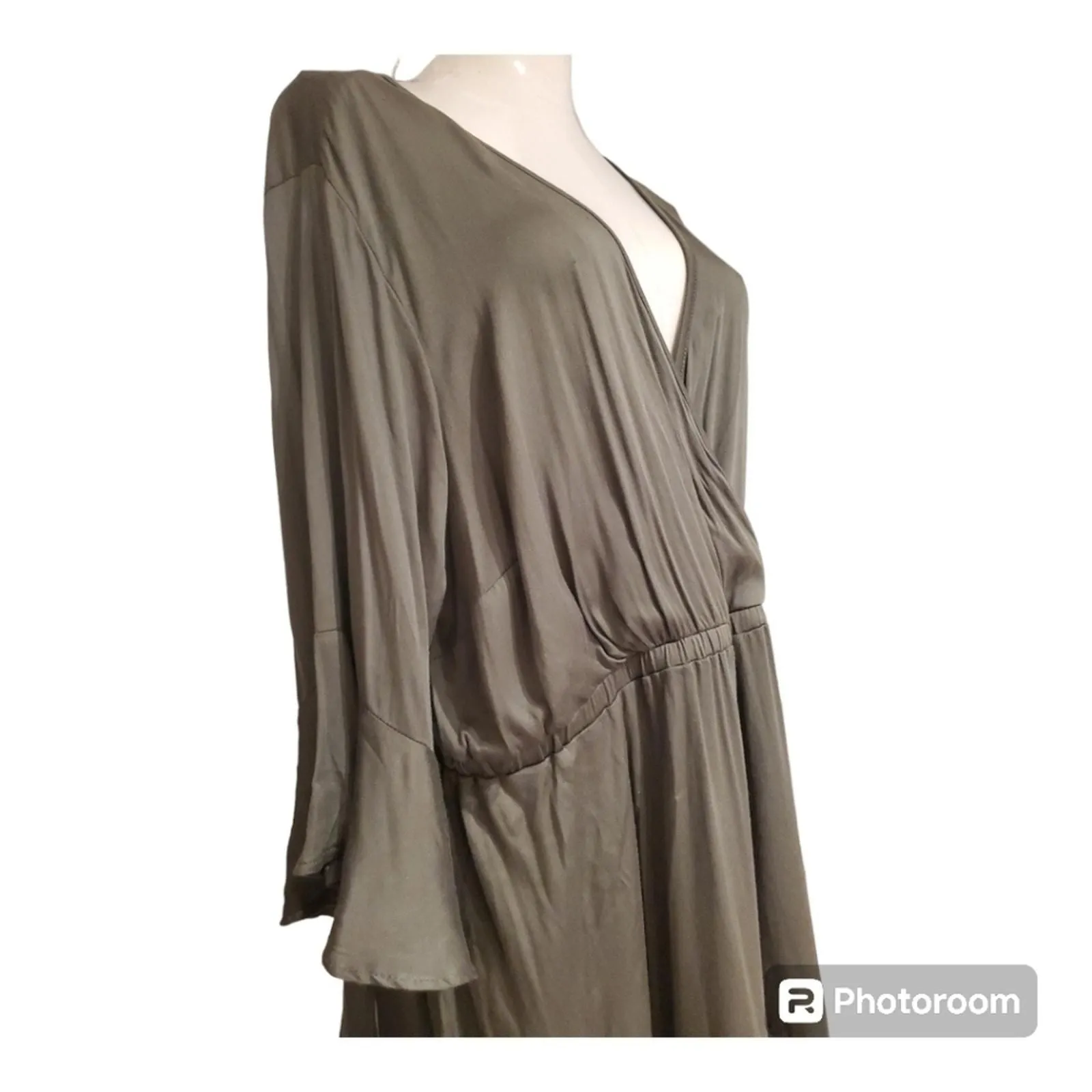 Listing Image Blurred Background