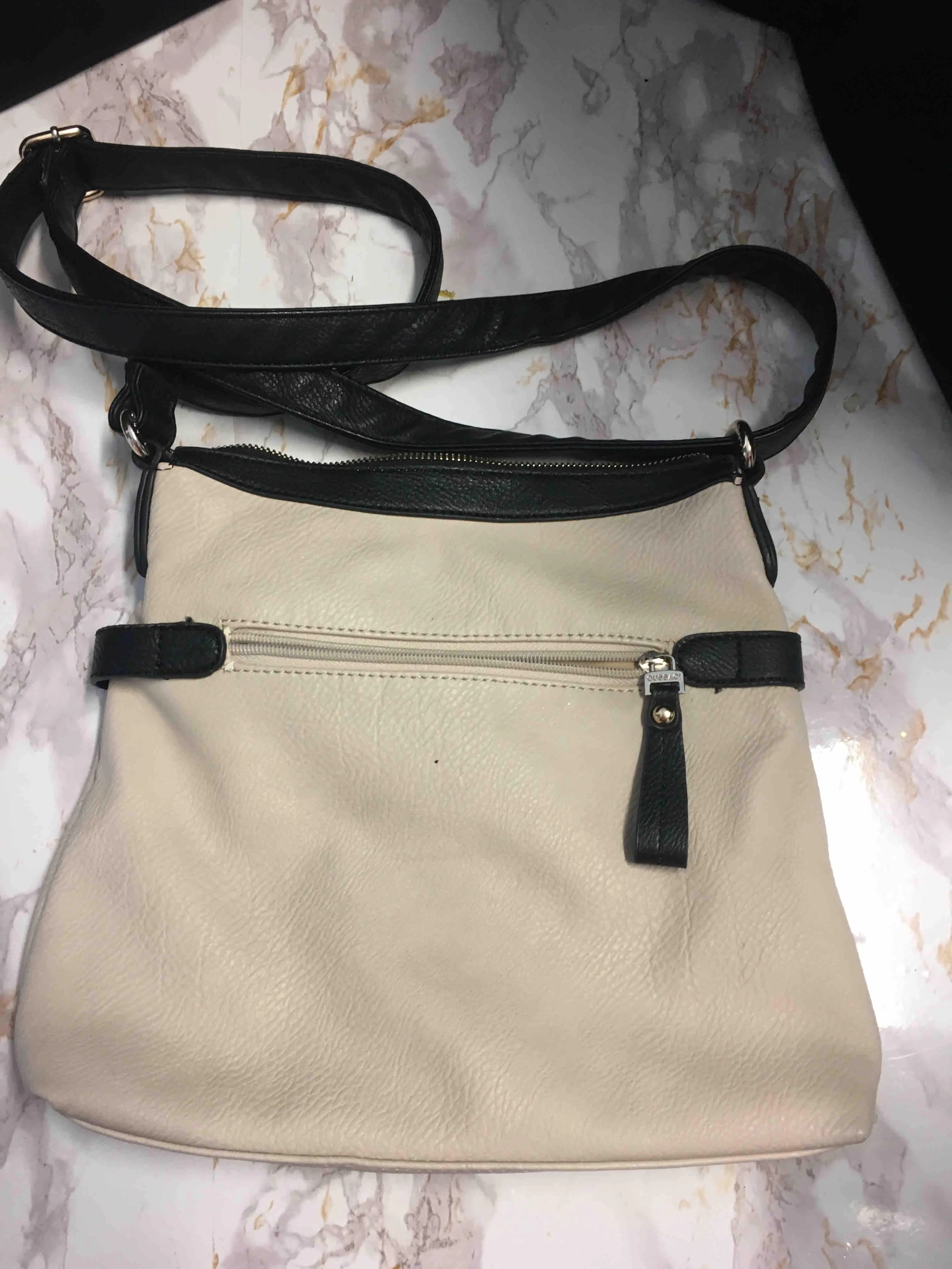 Listing Image Blurred Background