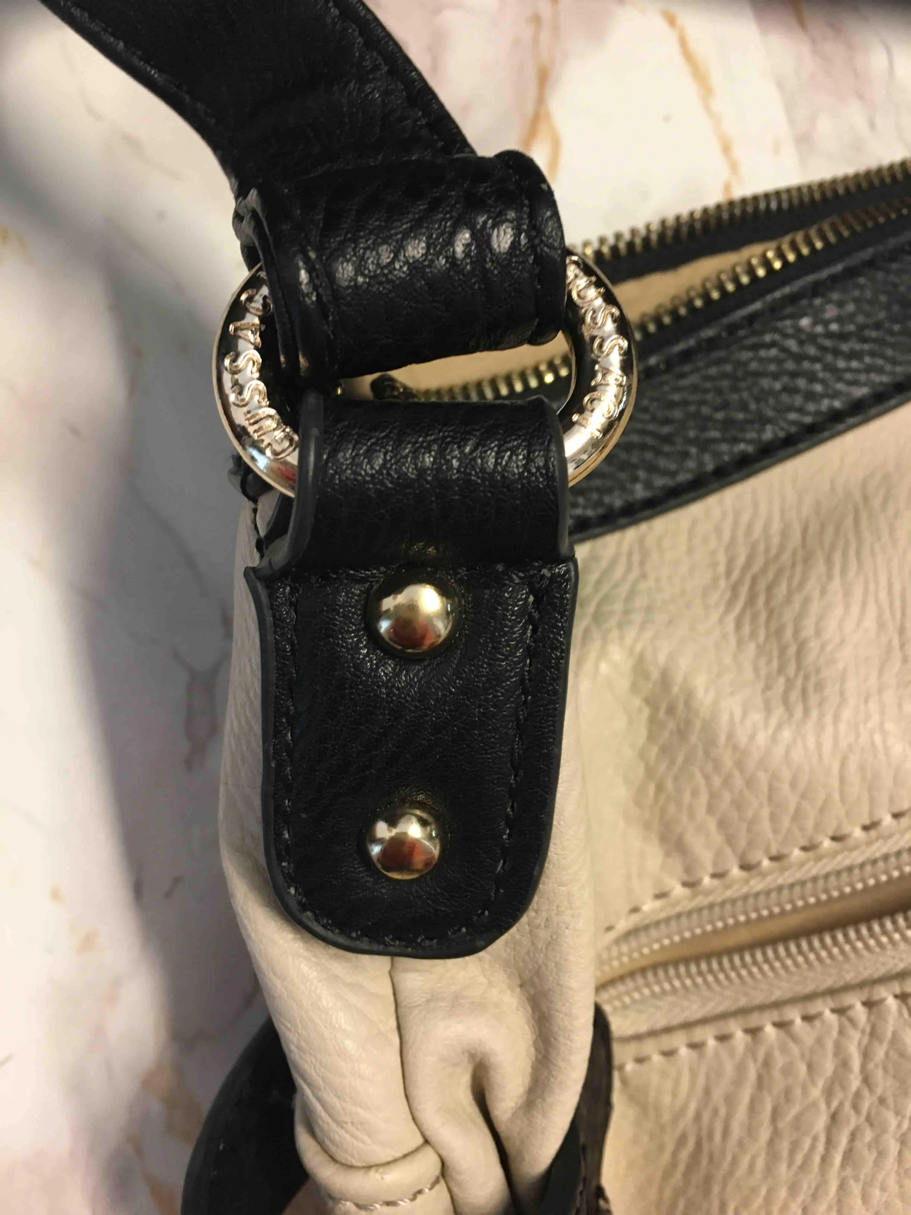 Listing Image Blurred Background