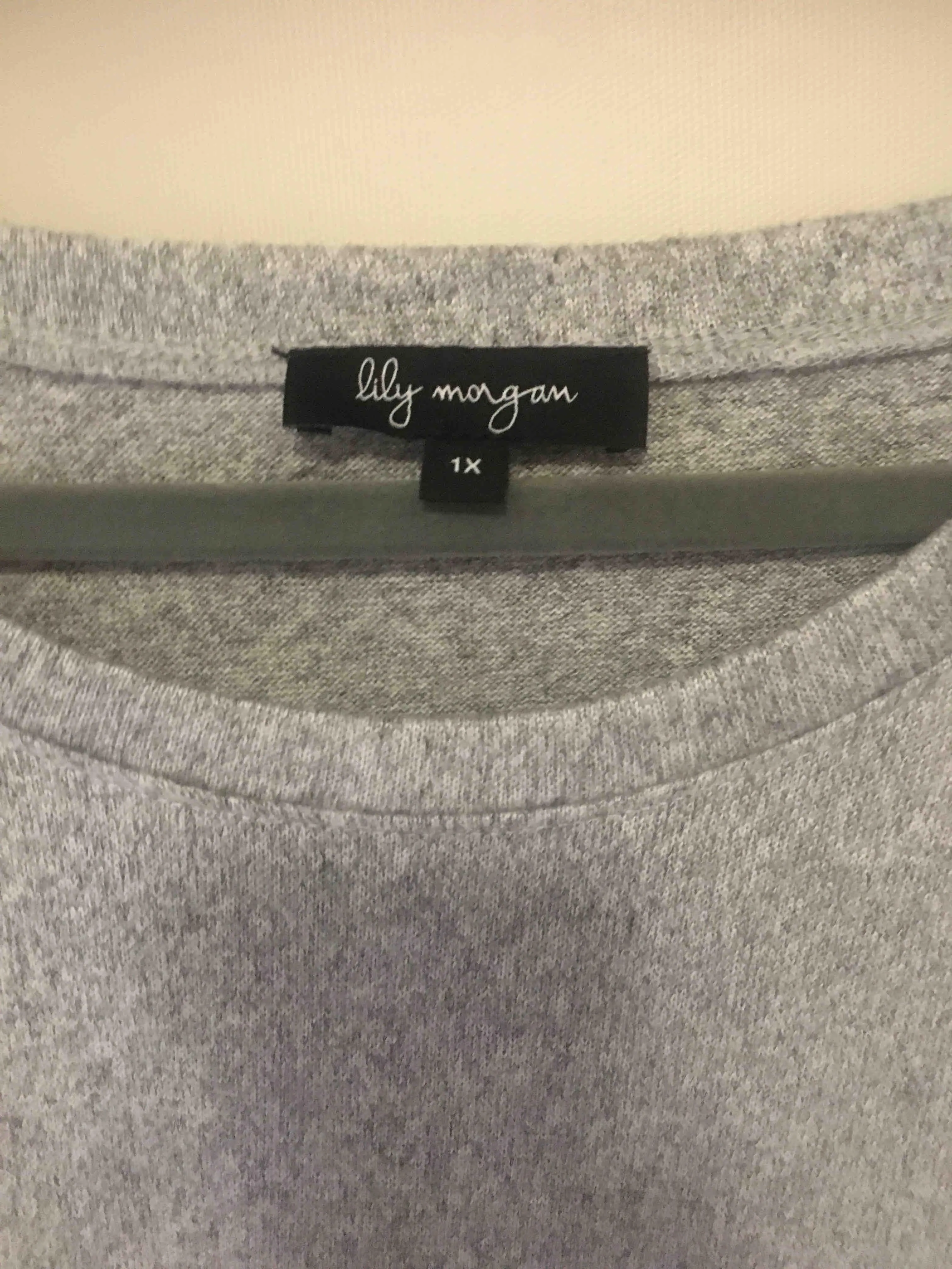 Listing Image Blurred Background