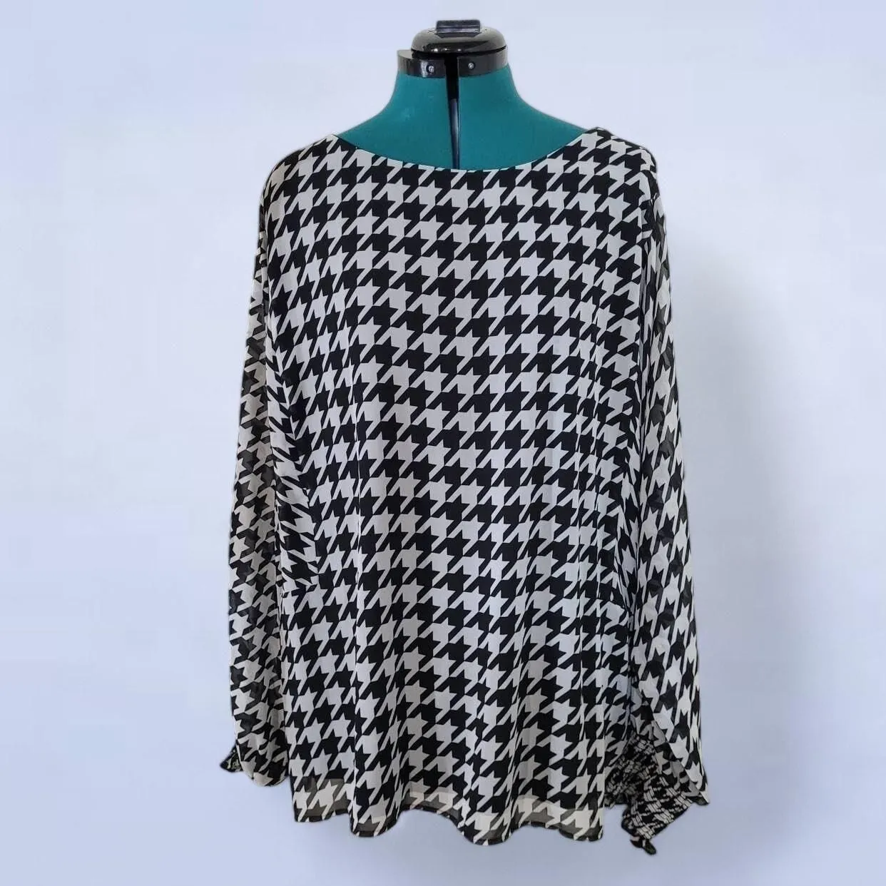 Product image for Vince Camuto Houndstooth Chiffon Long Sleeve Blouse - Size 3X