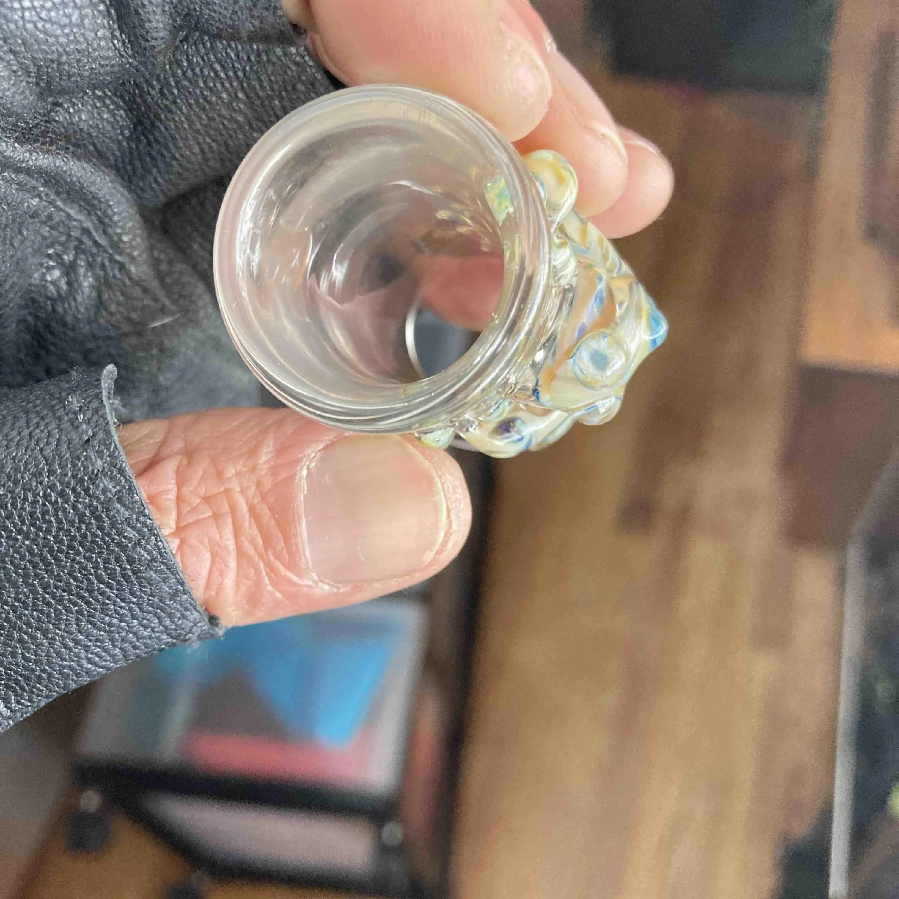 Listing Image Blurred Background