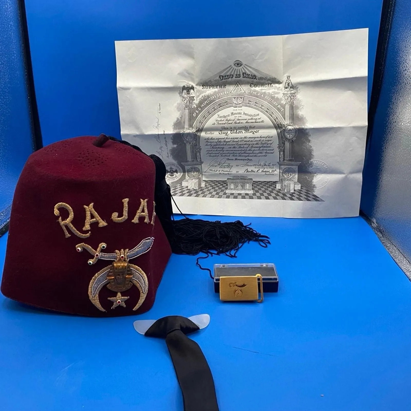 Product image for Vintage Rajah Shriners Mens Fez Hat With Tassle And Accessories. (G2)