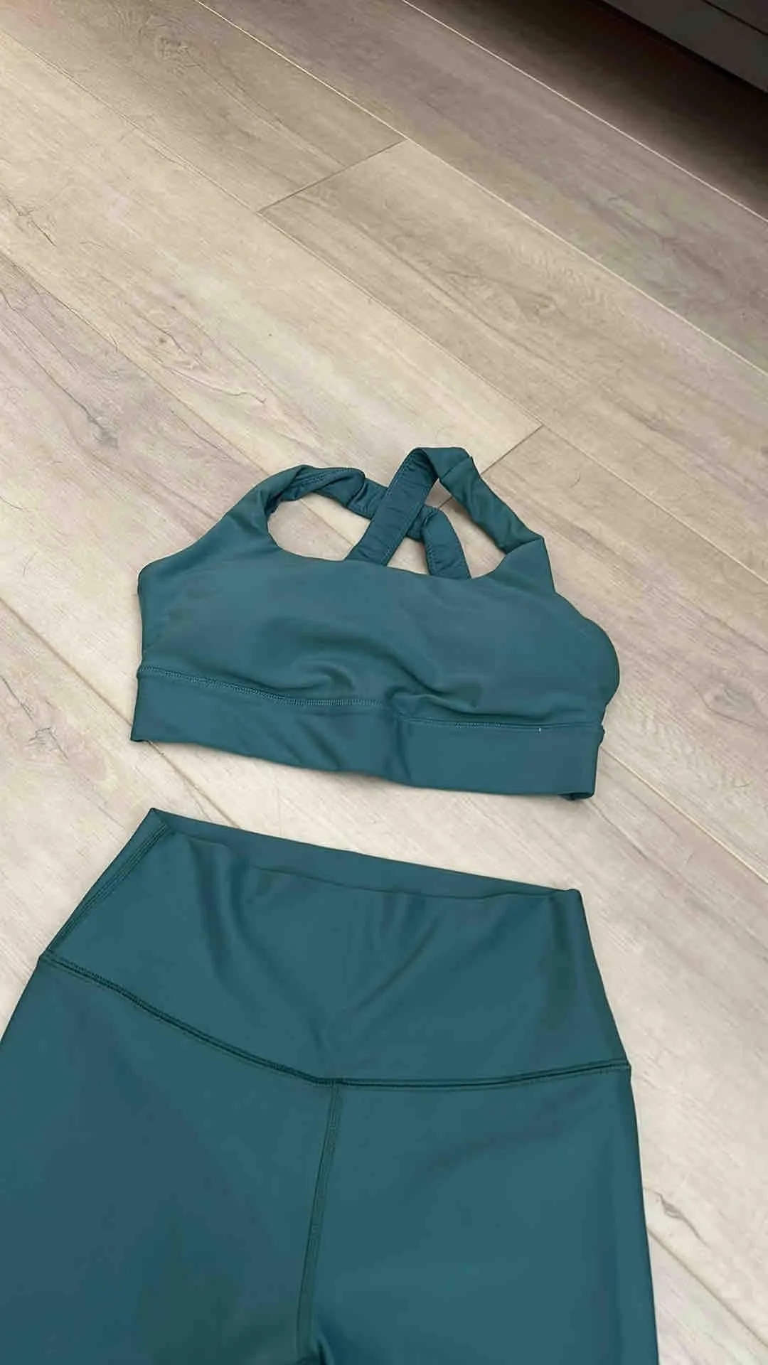 Listing Image Blurred Background