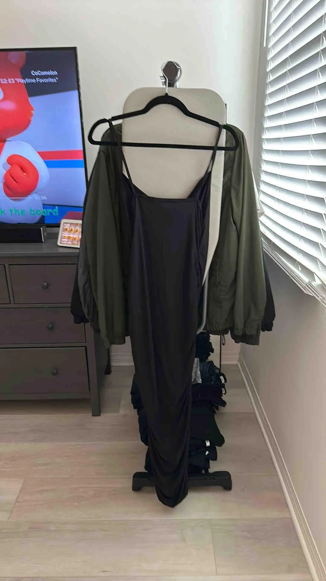 Listing Image Blurred Background