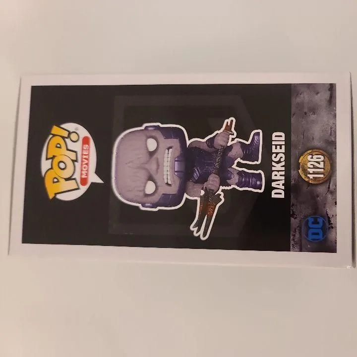 Listing Image Blurred Background