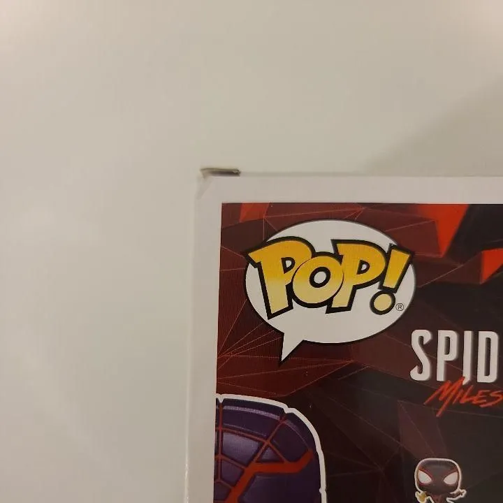 Listing Image Blurred Background
