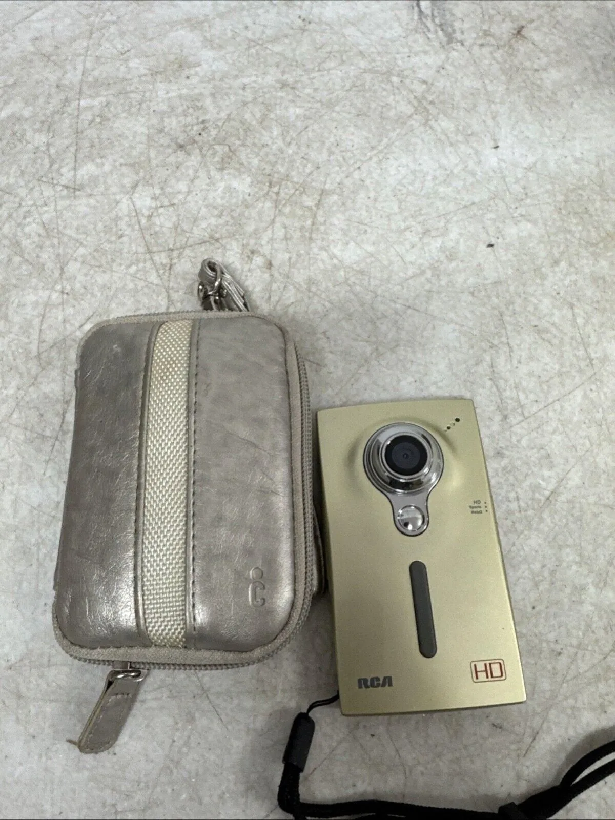 Product image for RCA HD Camera EX219CH-A X2401