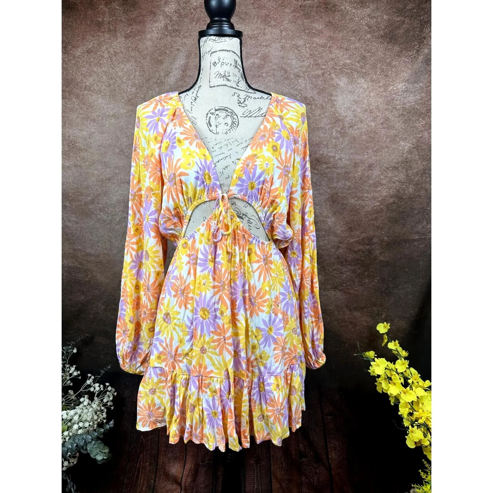 Product image for L*Space Feelin Fine Cut Outs Tie Front Dress - Oopsie Daisy - size L
